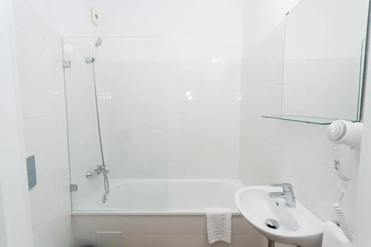 Double Room in Hostal Argo Double Room in Hostal Argo