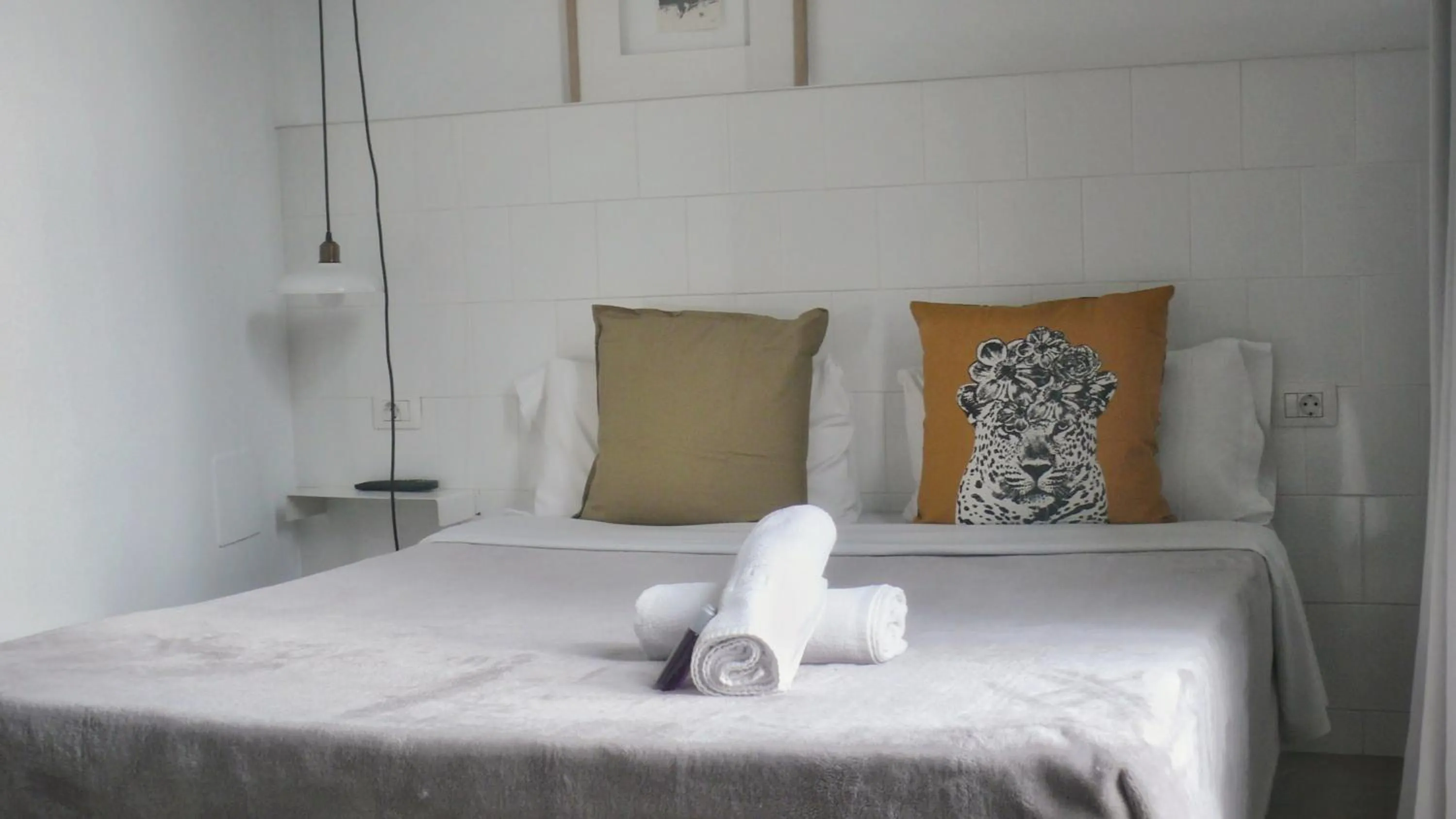 Bedroom, Bed in Hostal Argo