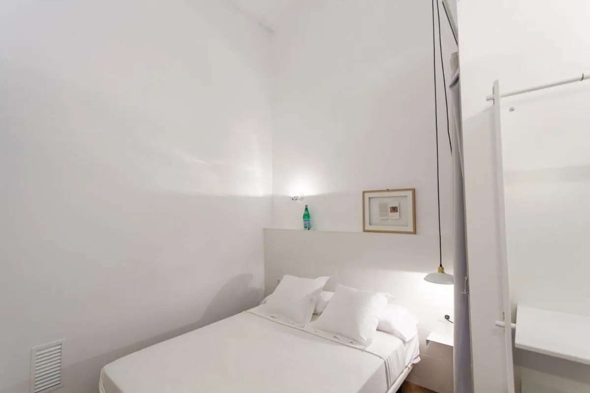 Bedroom, Bed in Hostal Argo