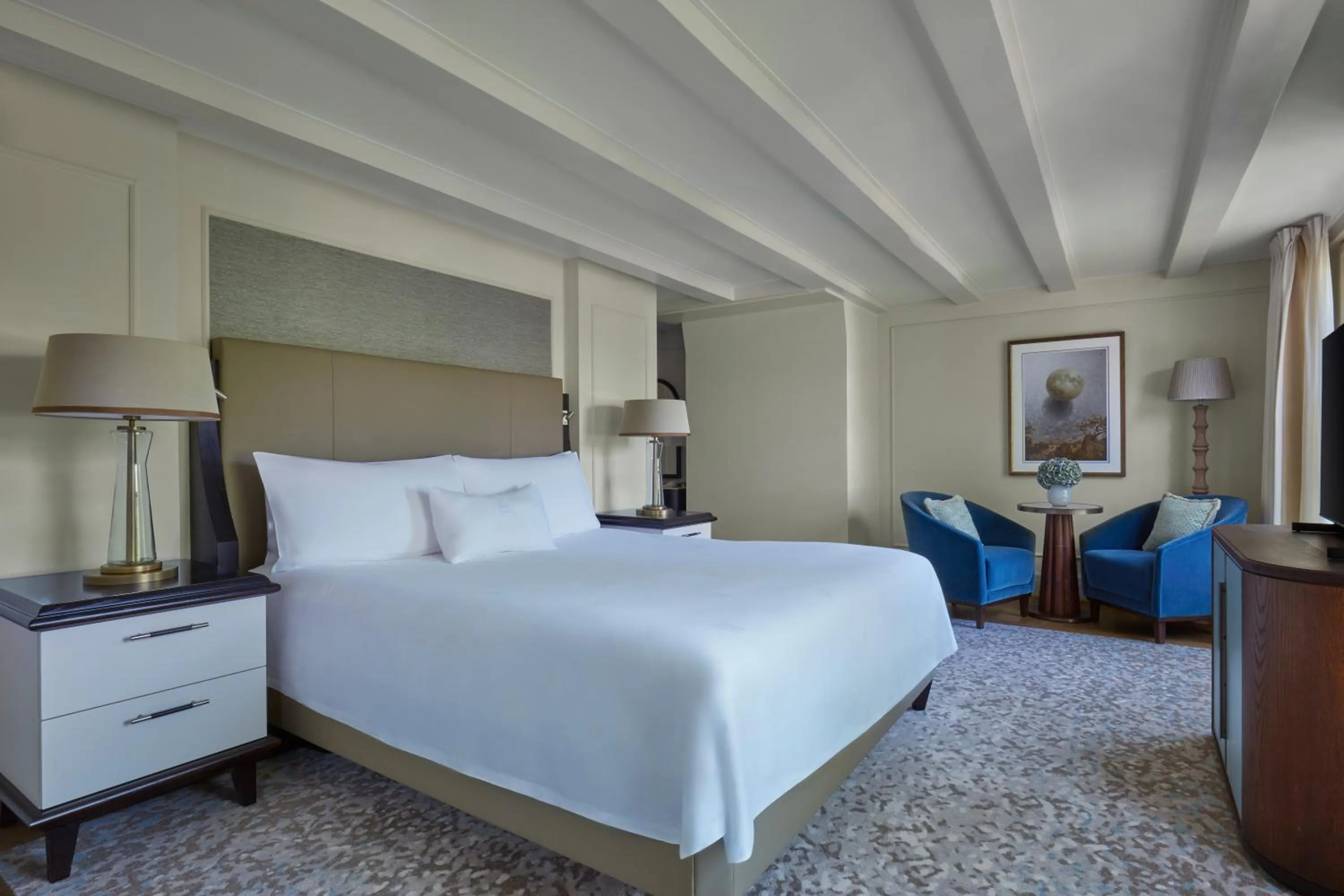 Seating area, Bed in Waldorf Astoria Amsterdam