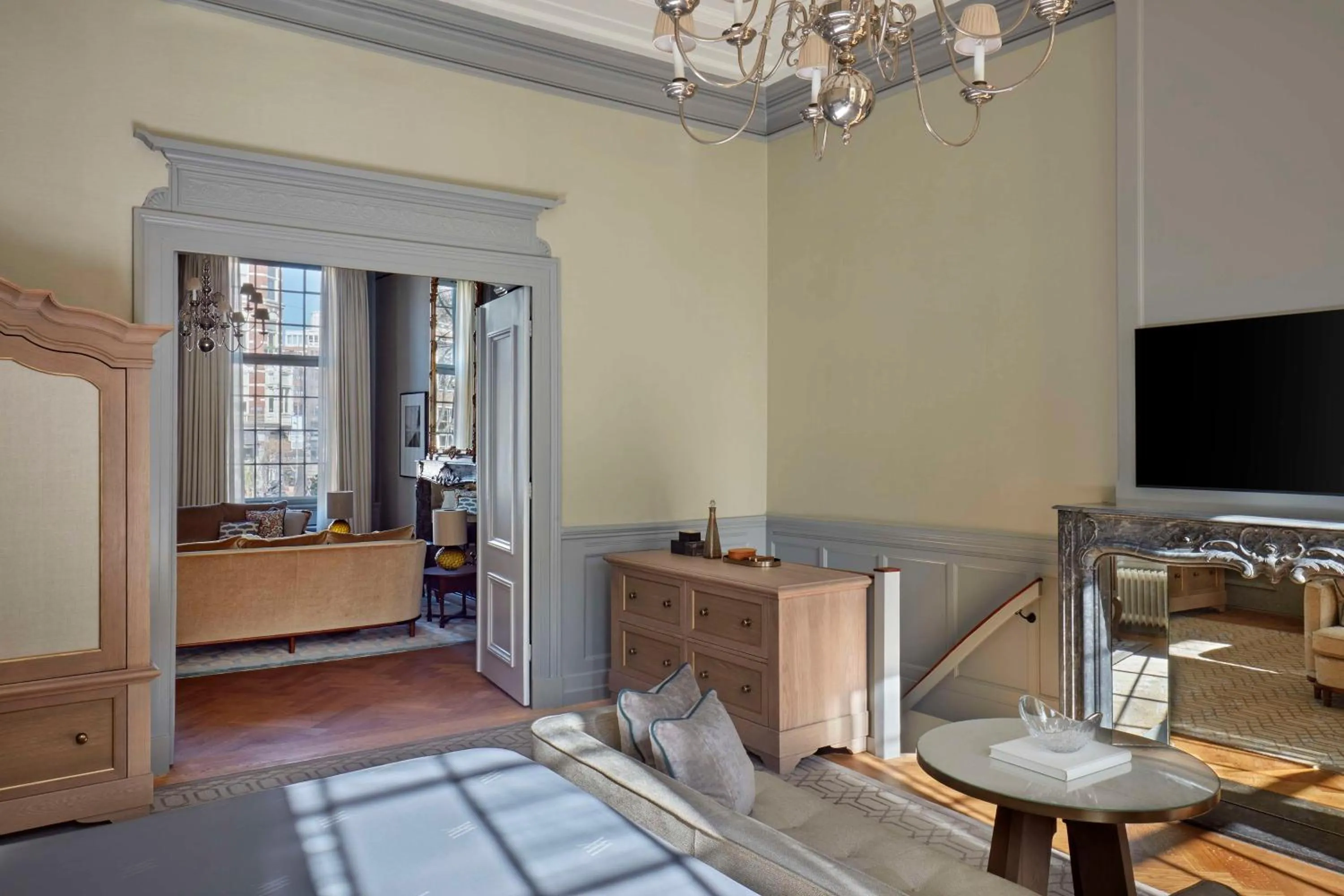 Living room, Bed in Waldorf Astoria Amsterdam