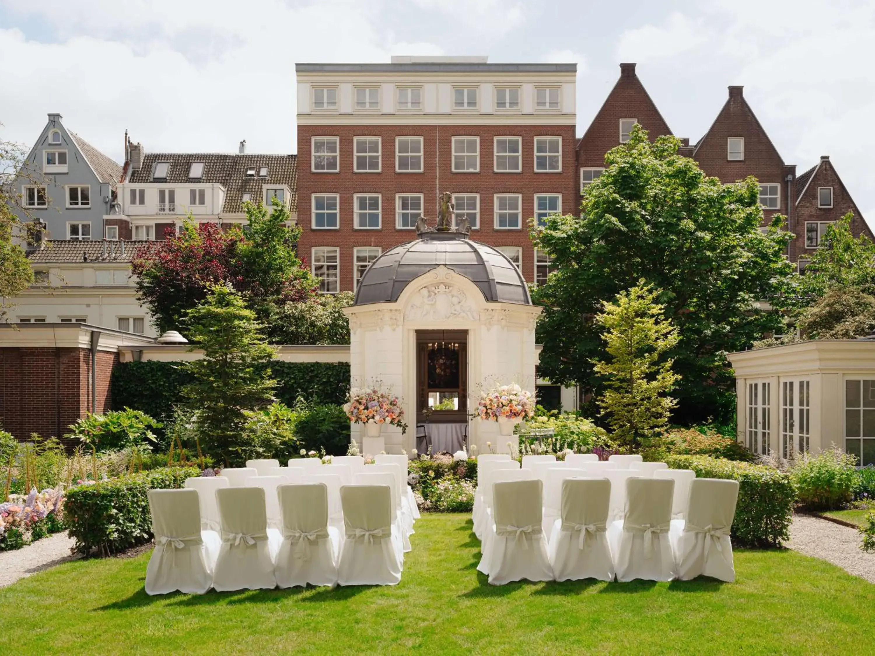 Inner courtyard view in Waldorf Astoria Amsterdam Inner courtyard view in Waldorf Astoria Amsterdam