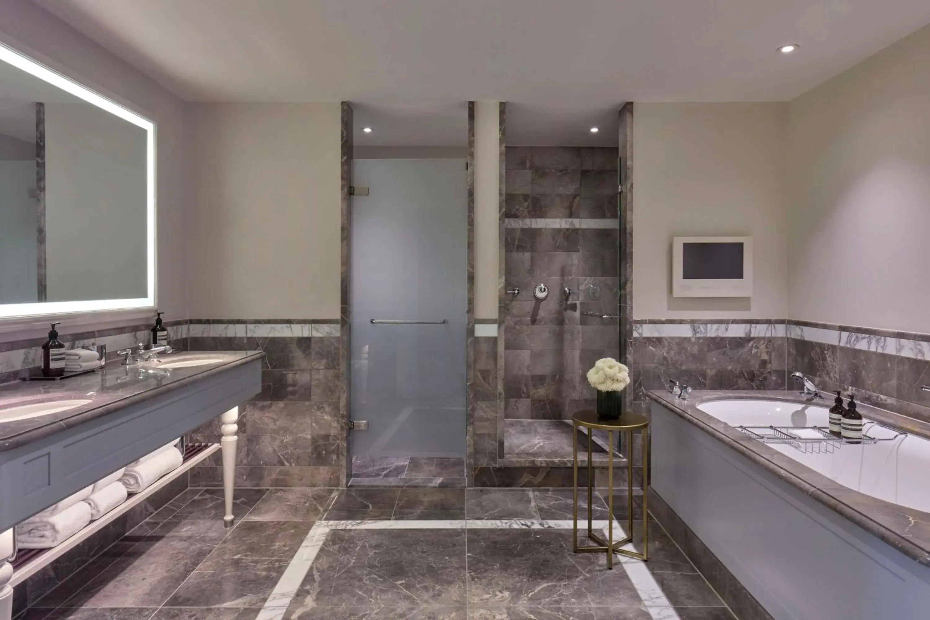 Bathroom in Waldorf Astoria Amsterdam Bathroom in Waldorf Astoria Amsterdam