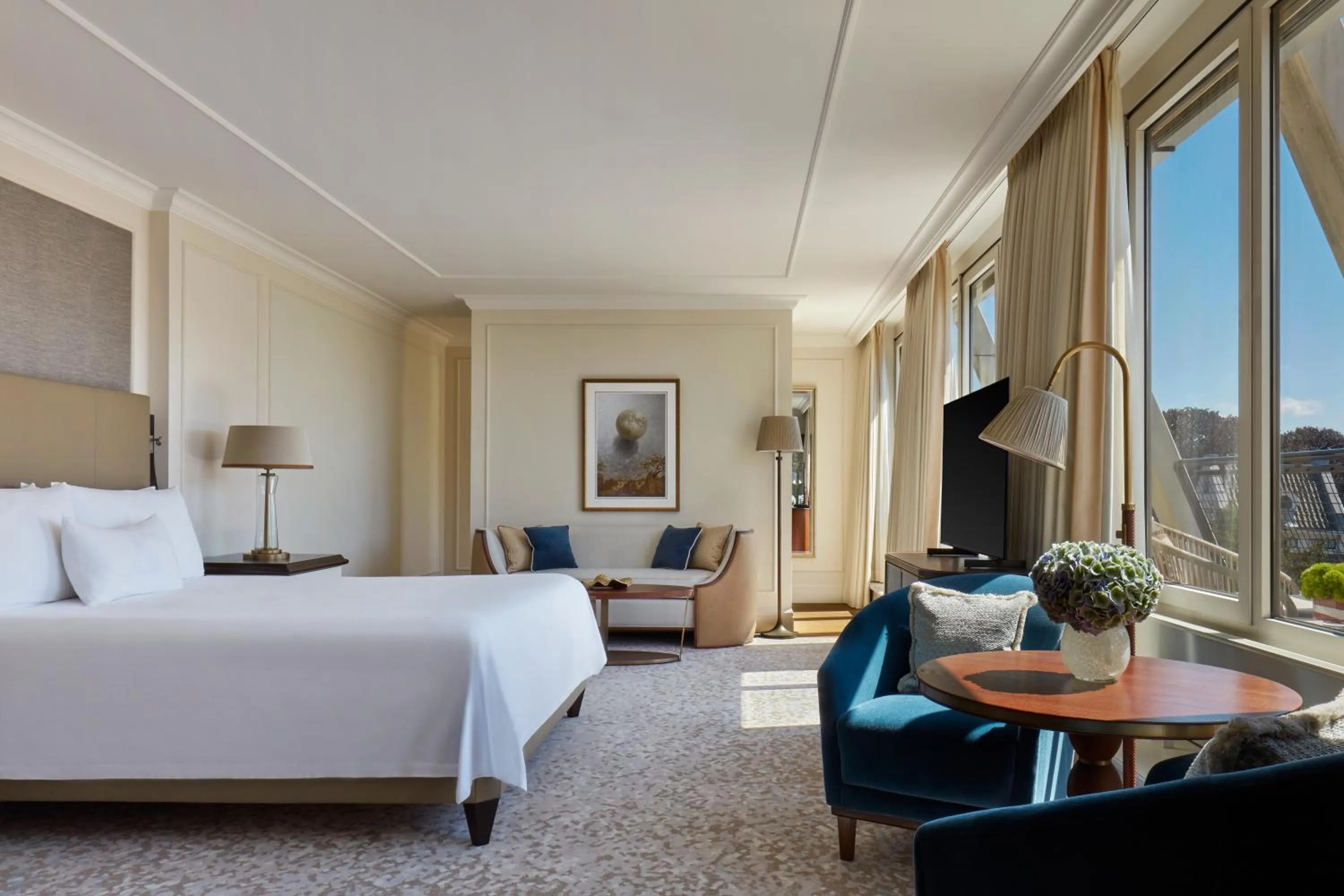 Balcony/Terrace, Bed in Waldorf Astoria Amsterdam