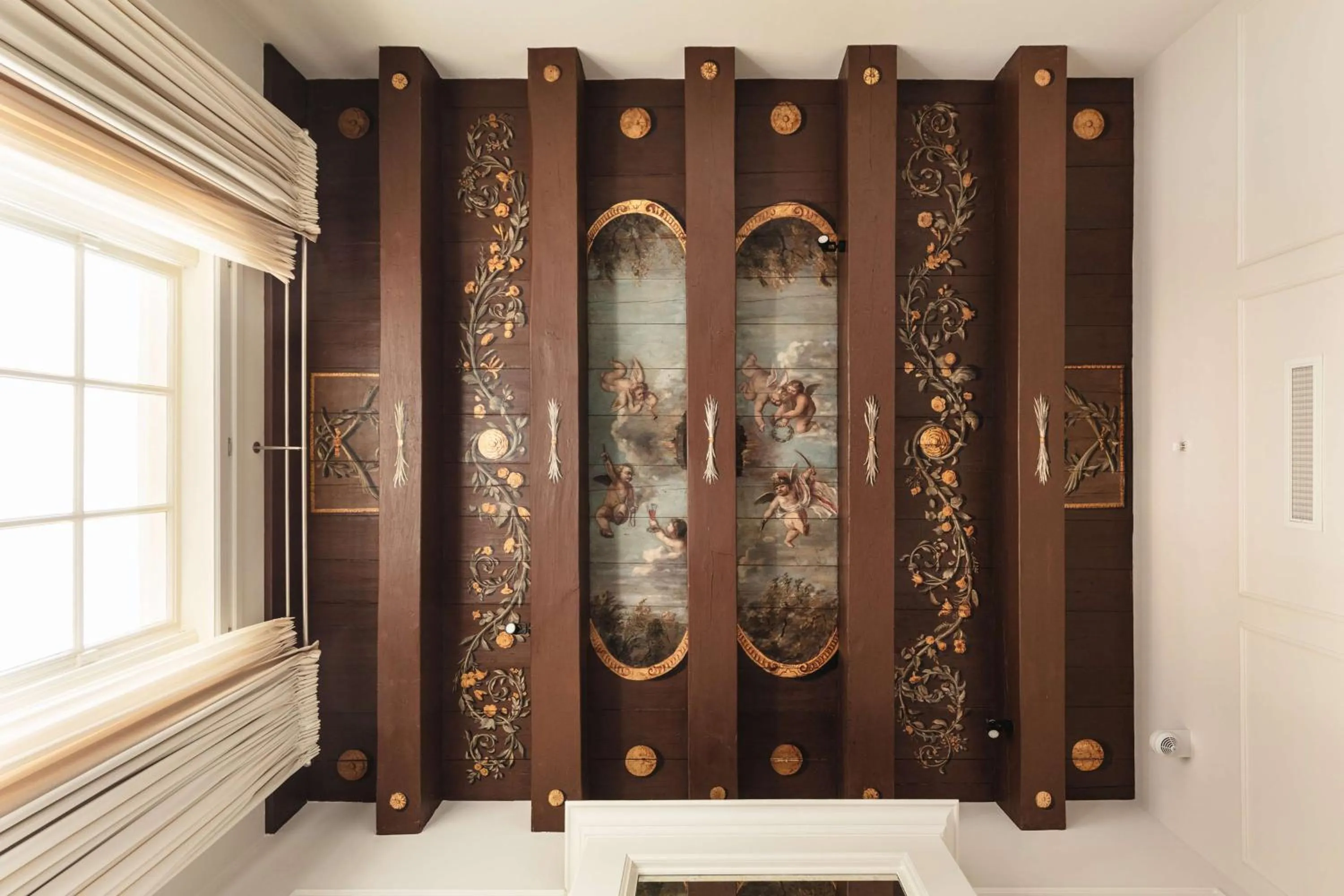 Photo of the whole room in Waldorf Astoria Amsterdam