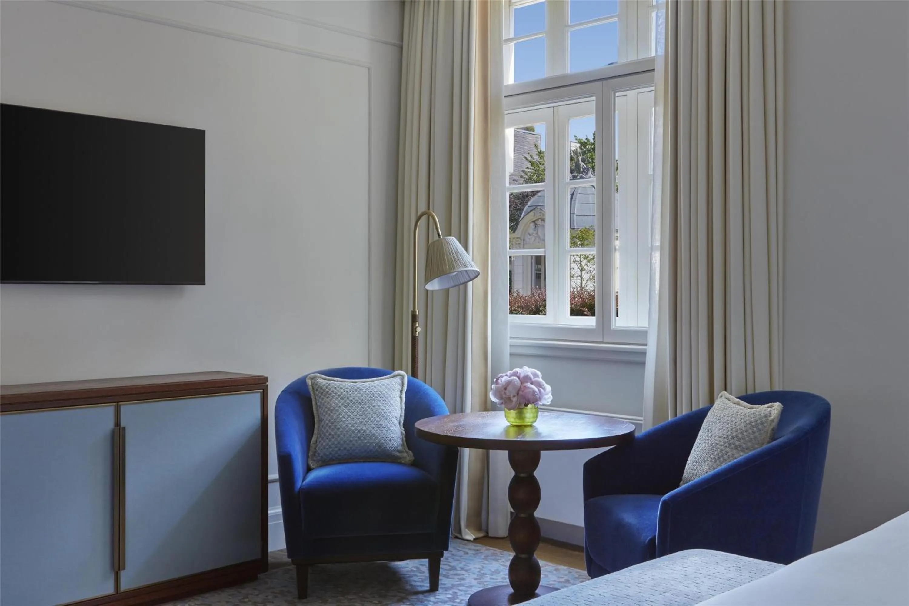 Photo of the whole room, Bed in Waldorf Astoria Amsterdam