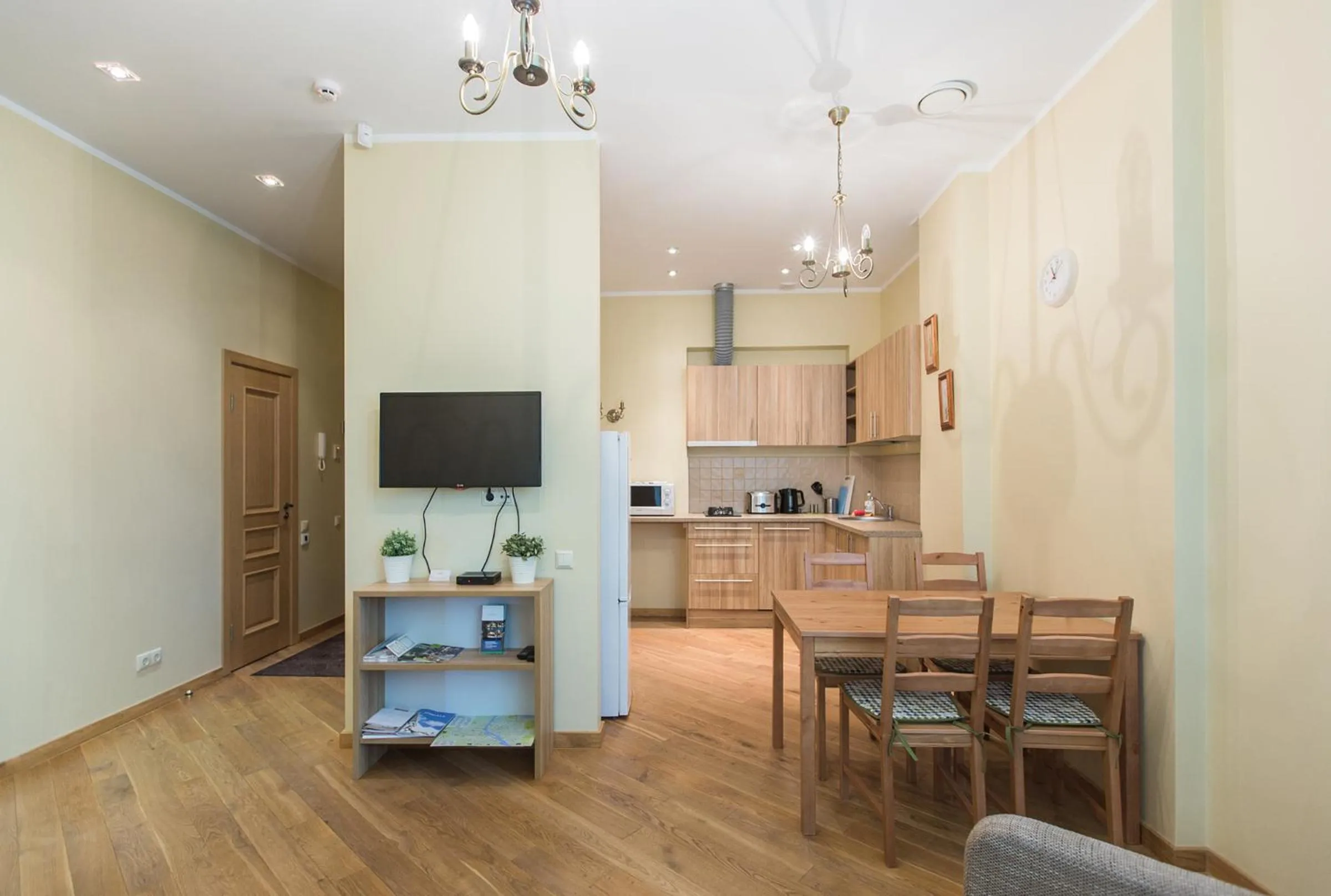 Kitchen or kitchenette in Riga Lux Apartments - Ernesta, Free parking