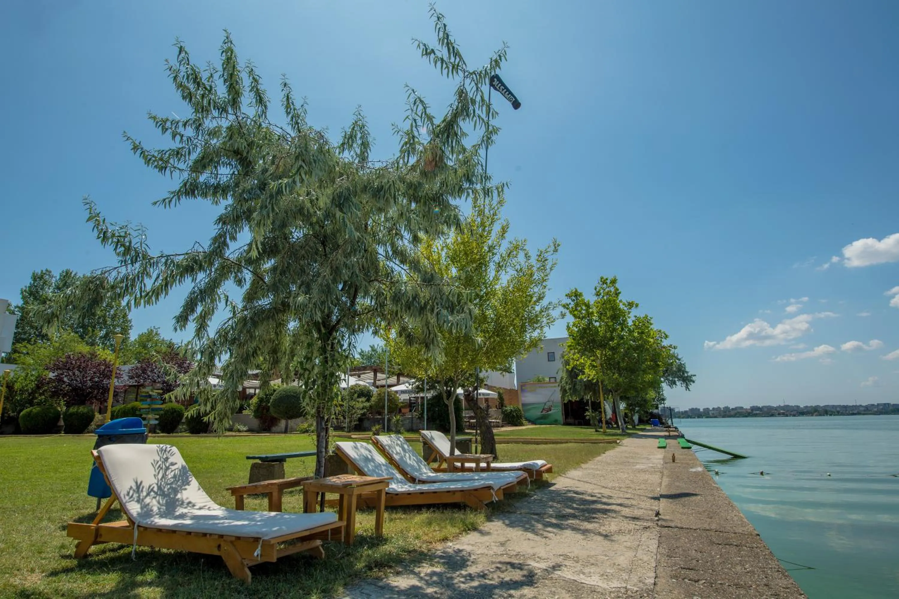 Nearby landmark in Hotel Piccadilly