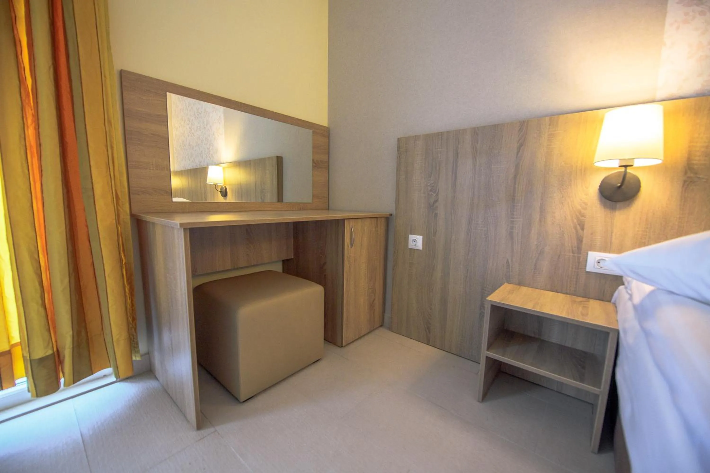 Bedroom, Bed in Hotel Piccadilly