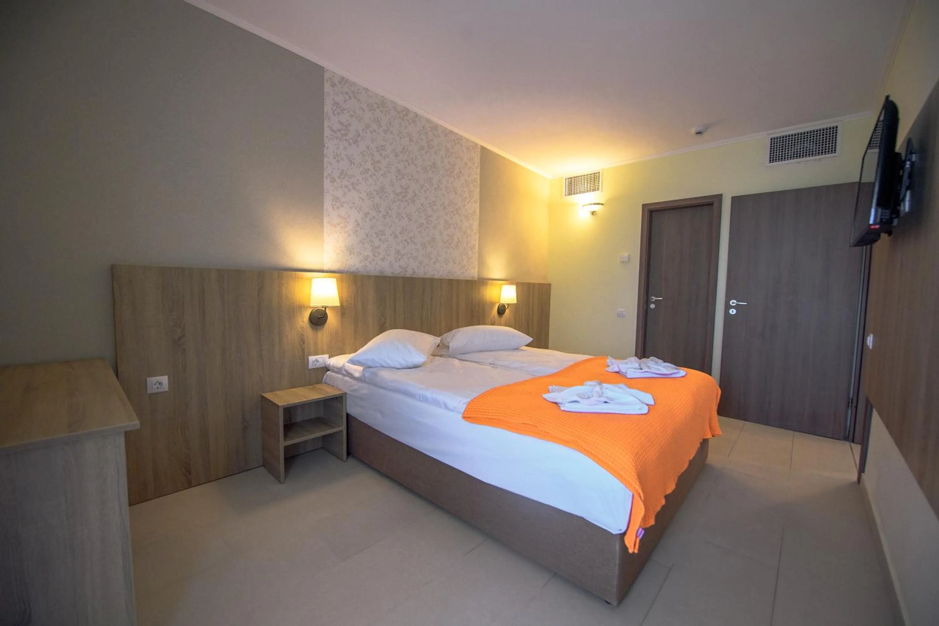 Bedroom, Bed in Hotel Piccadilly