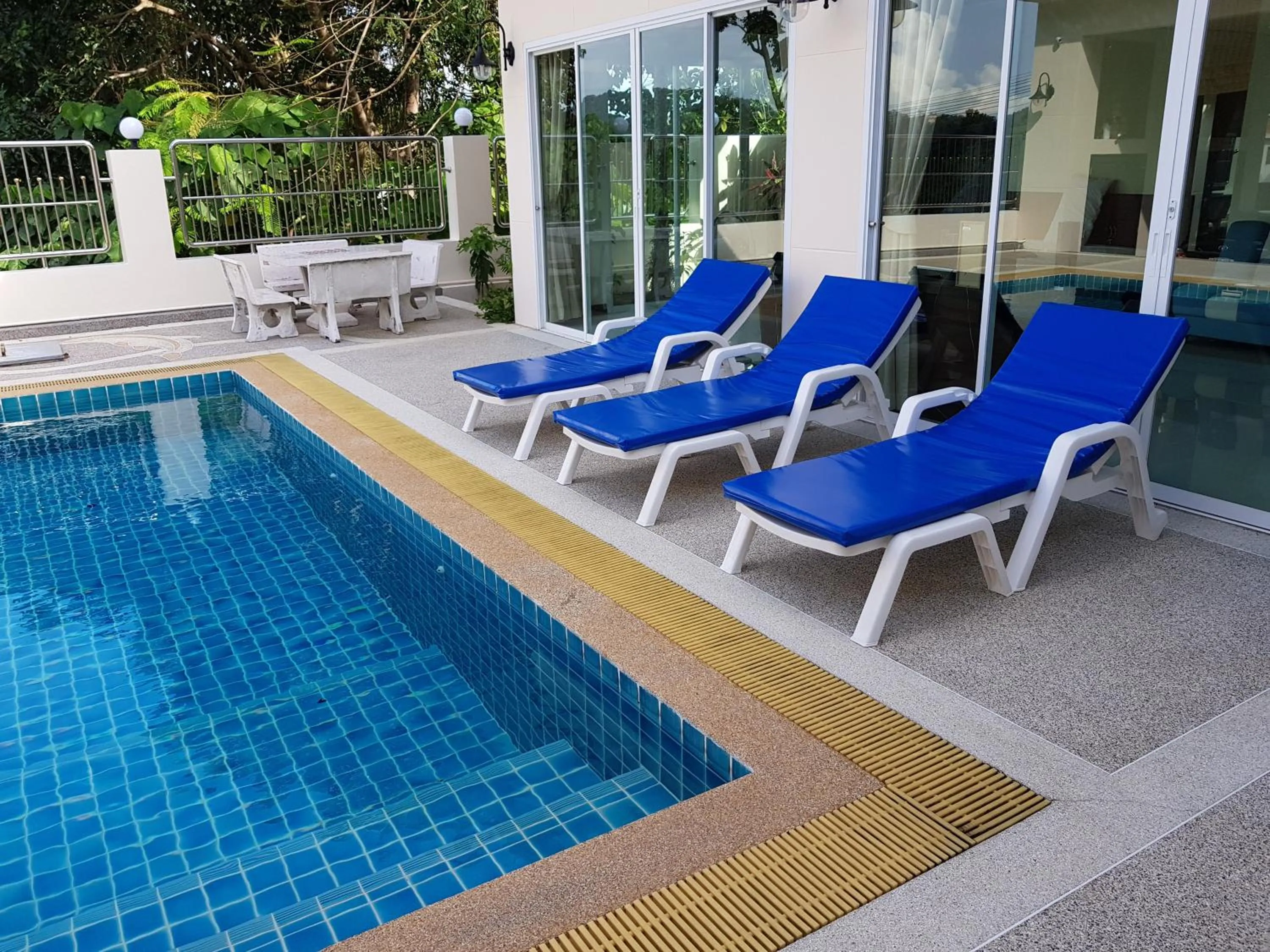 sunbed in ViewPoint Villa