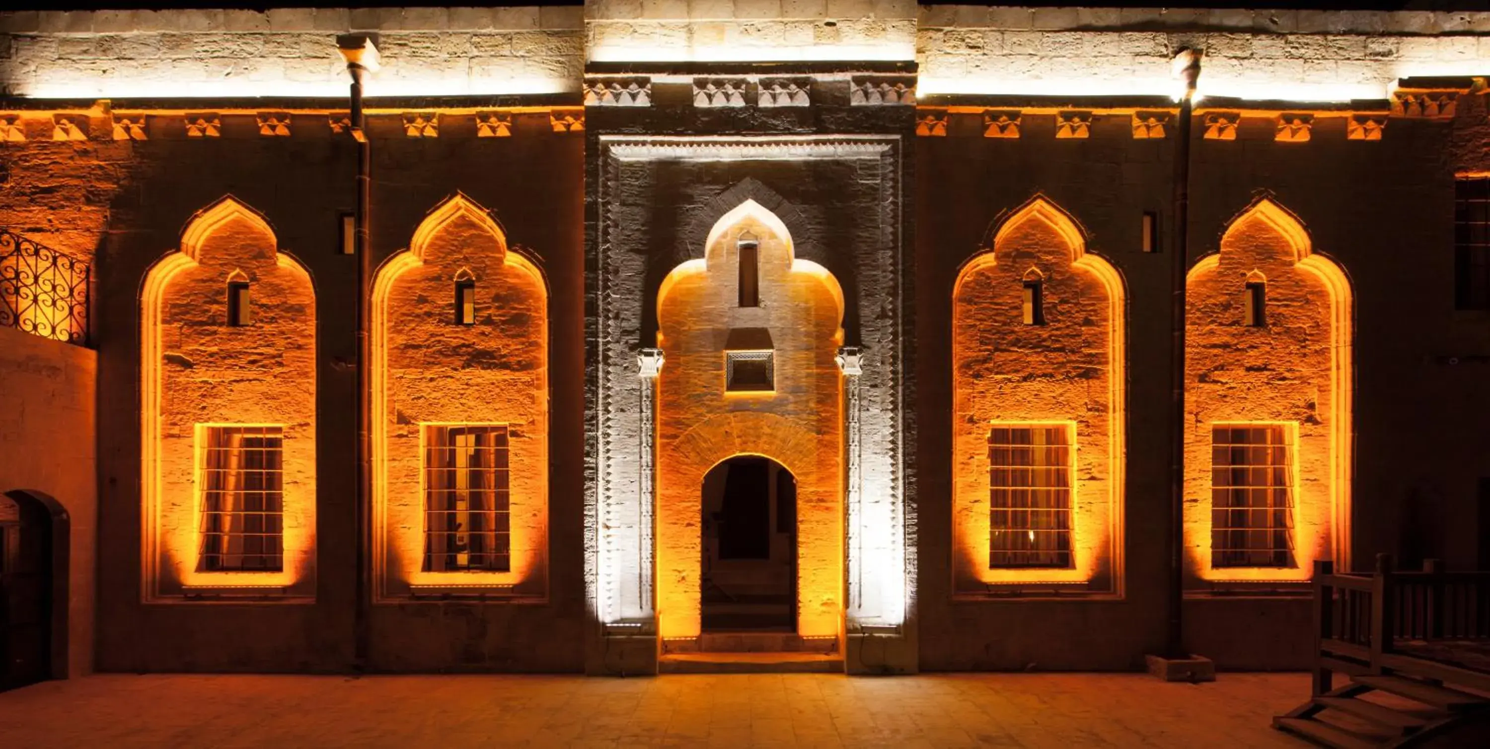 Facade/entrance in Mardius Tarihi Konak Facade/entrance in Mardius Tarihi Konak