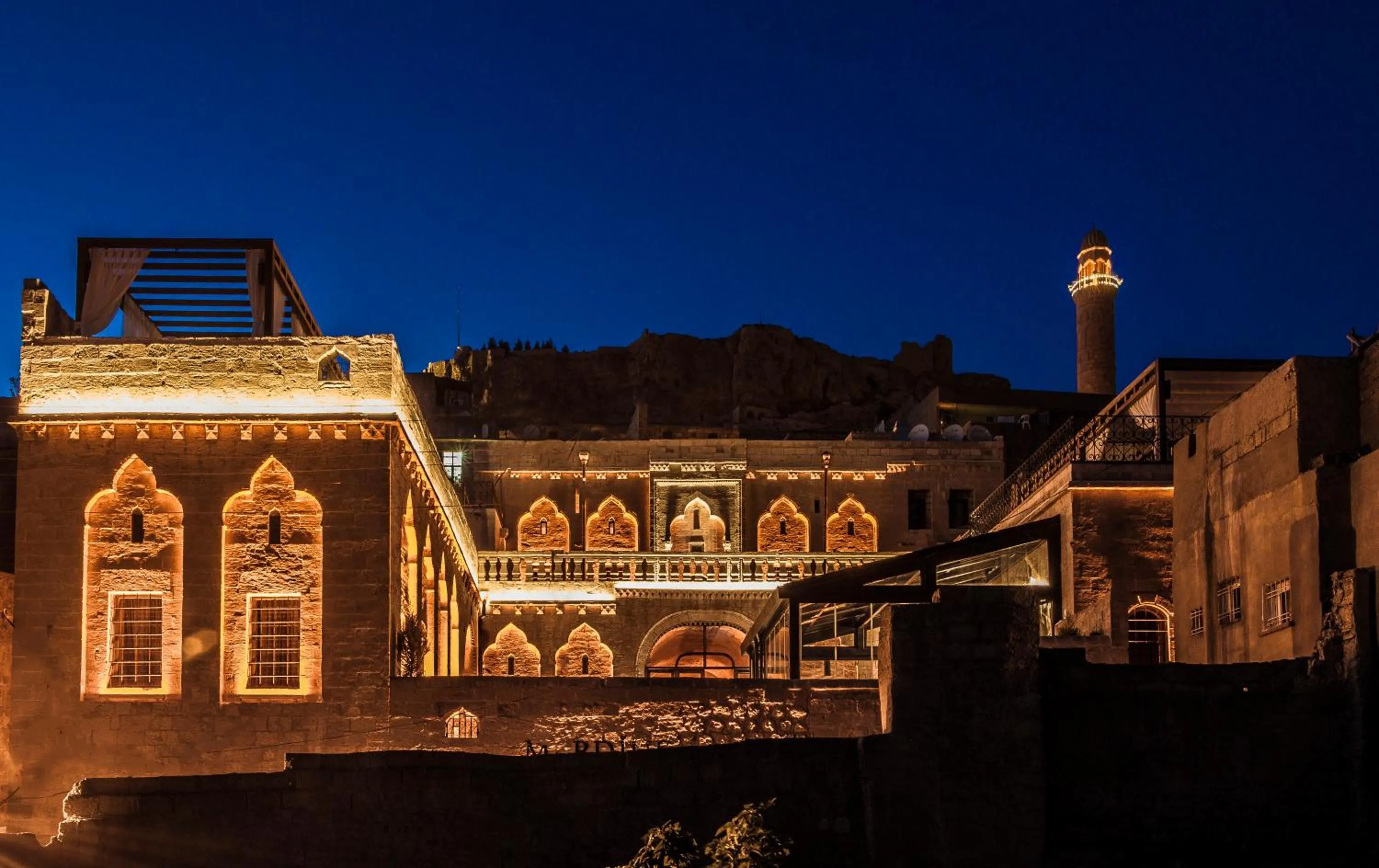 Facade/entrance in Mardius Tarihi Konak