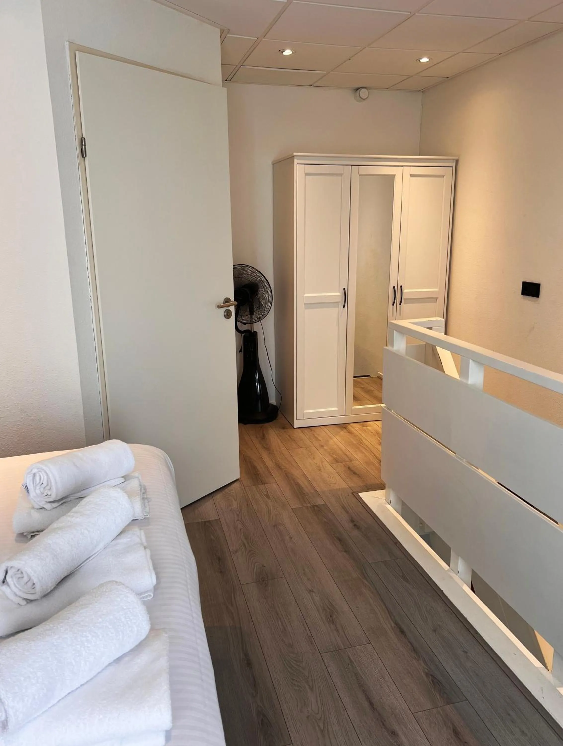 Bedroom, Bed in Hotel de Duif Lisse - Keukenhof