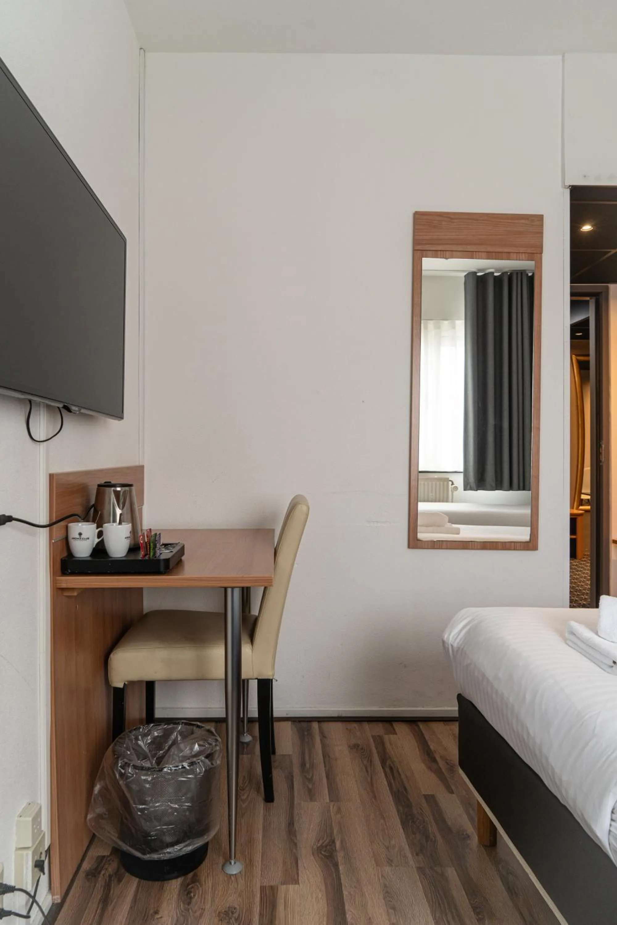 Bed in Hotel de Duif Lisse - Keukenhof