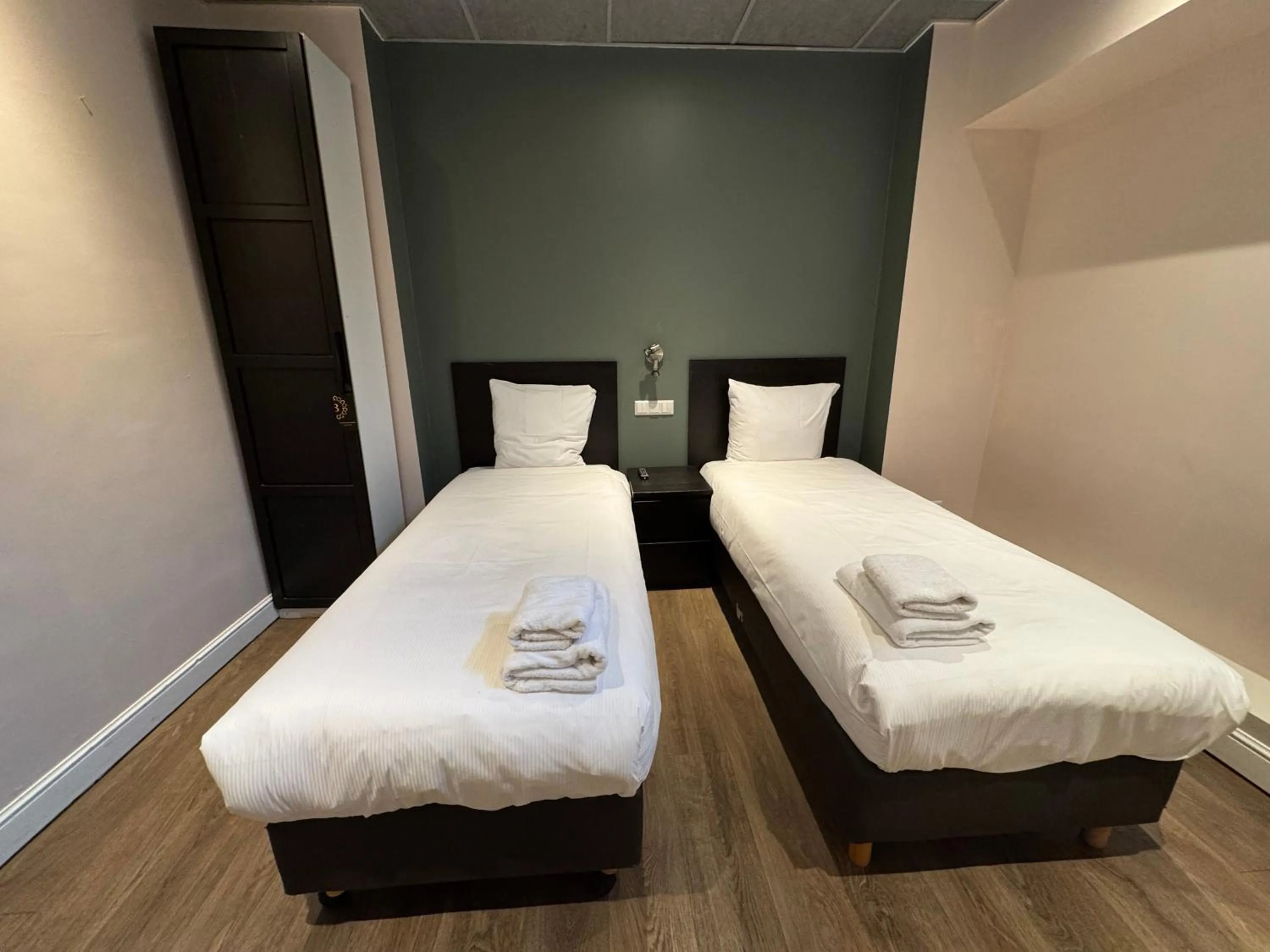 Bed in Hotel de Duif Lisse - Keukenhof