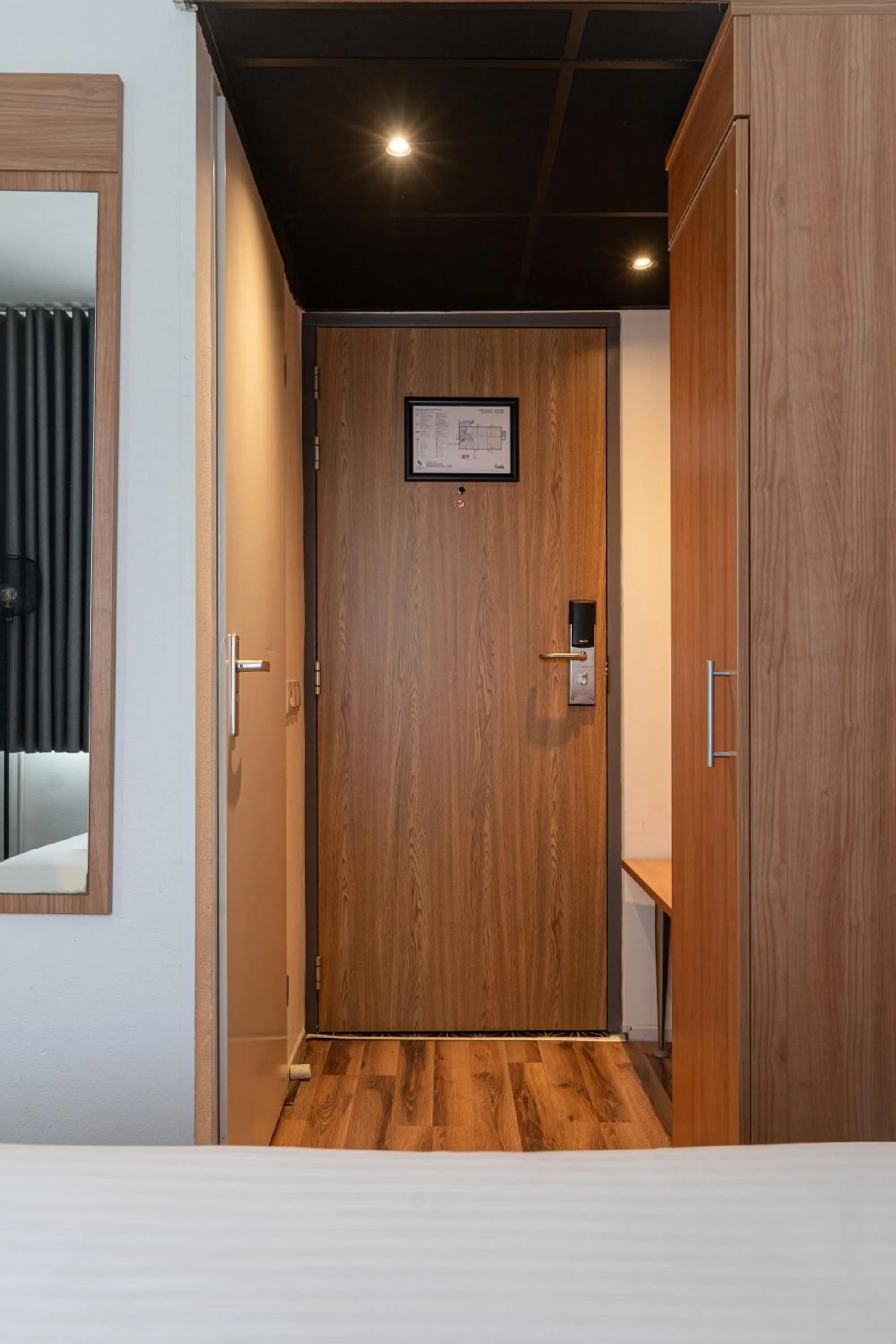 wardrobe in Hotel de Duif Lisse - Keukenhof