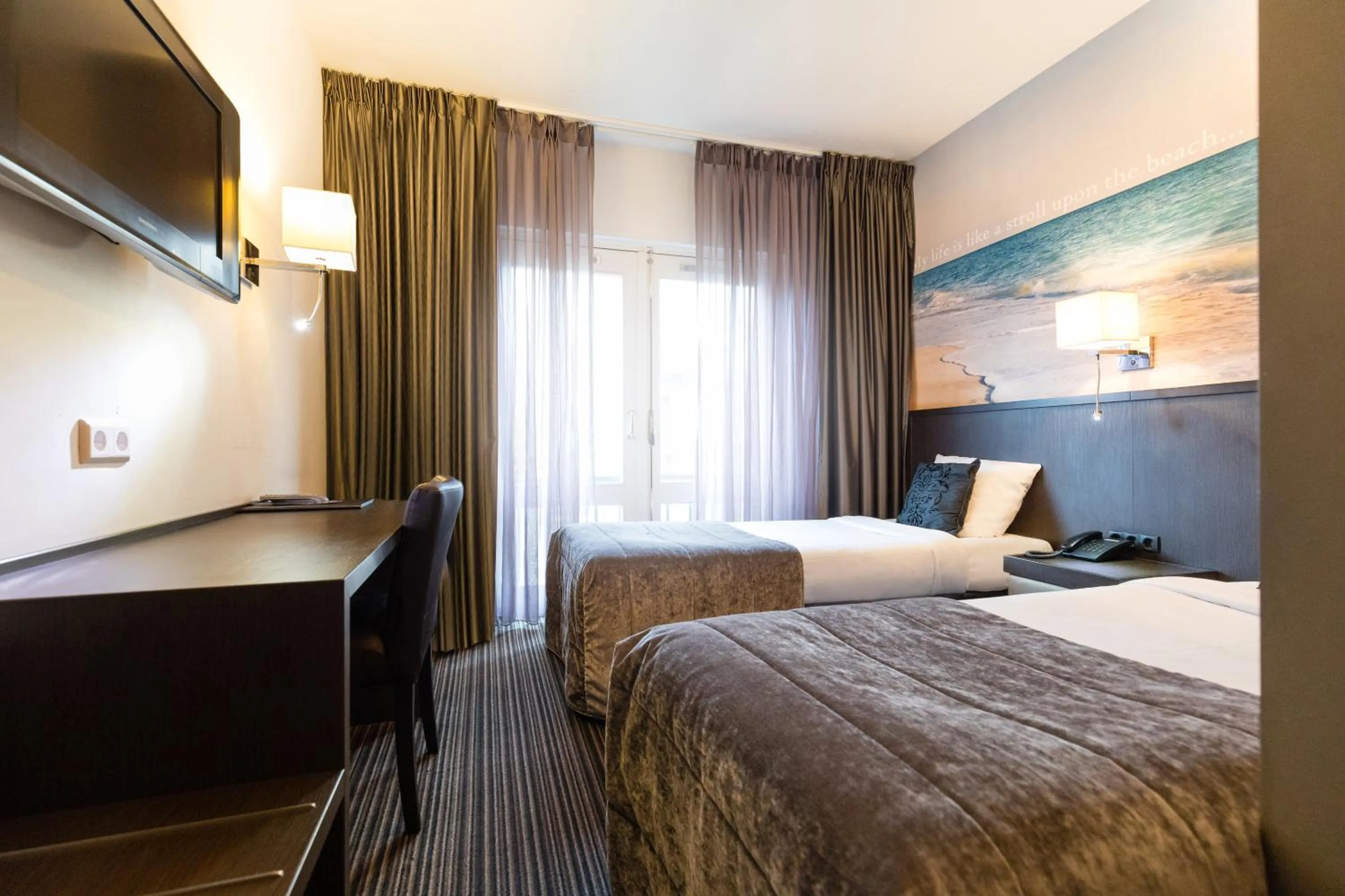 Photo of the whole room, Bed in Hotel de Duif Lisse - Keukenhof