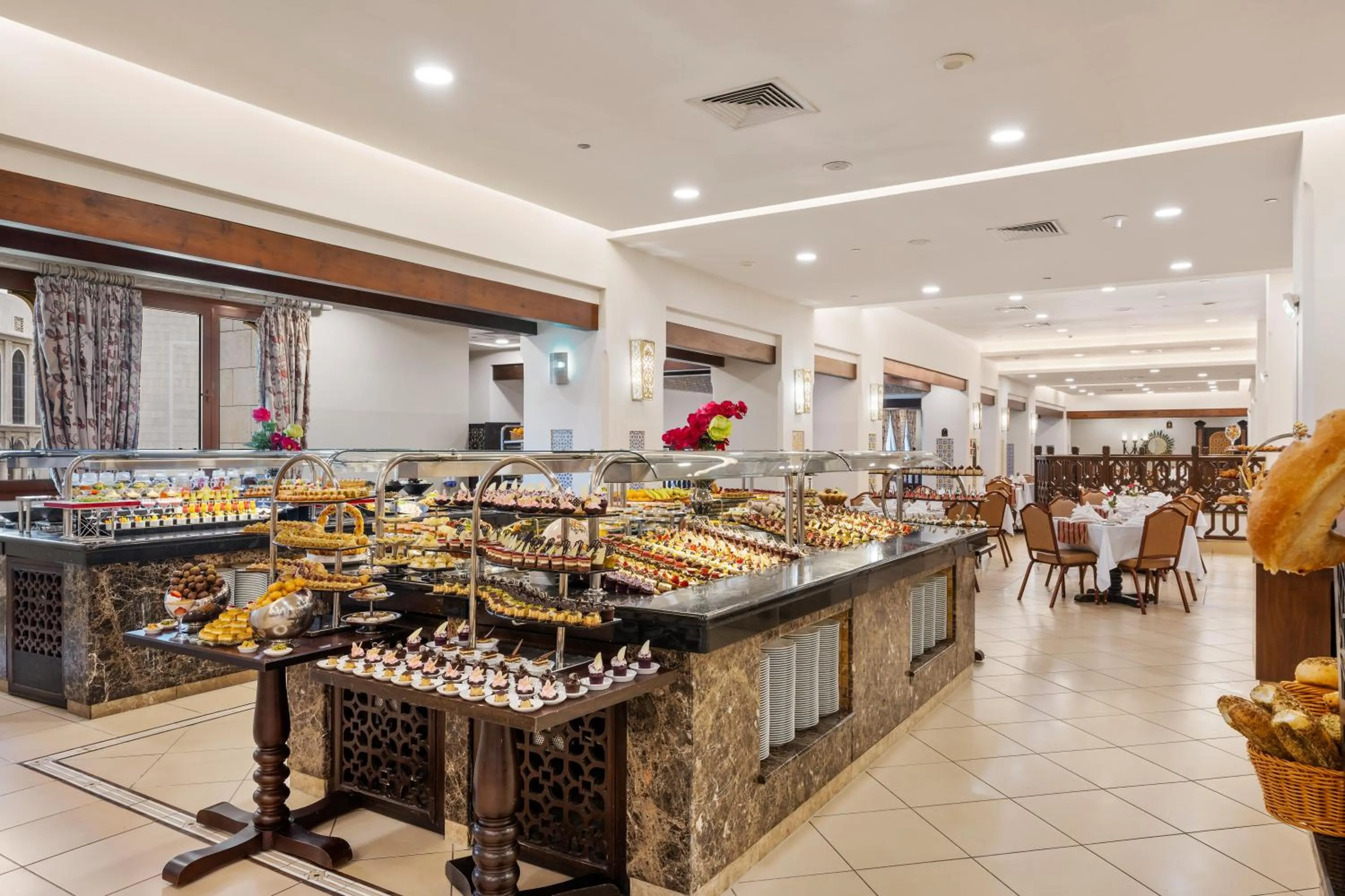 Restaurant/places to eat in Anjum Makkah Hotel
