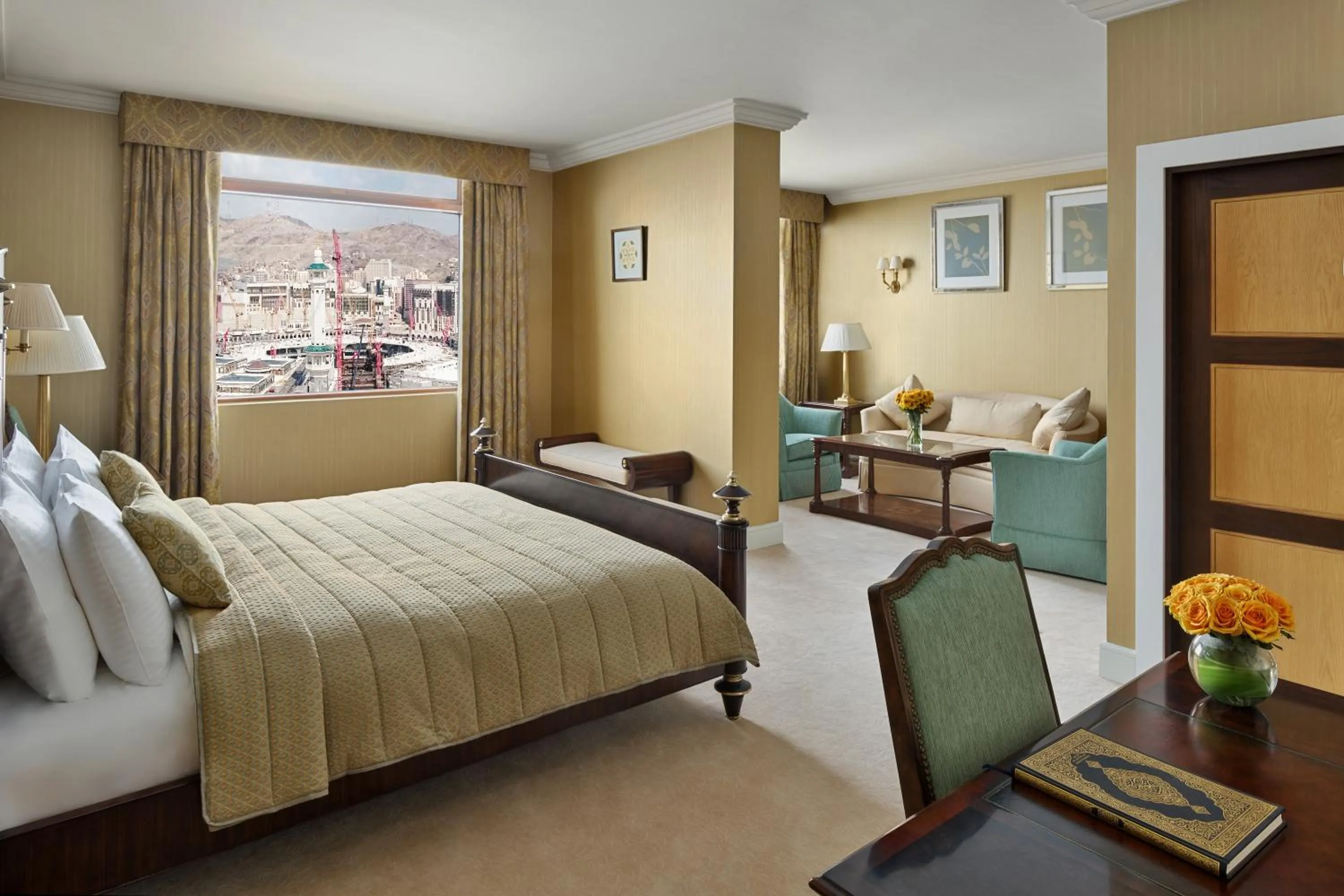 Bed in Anjum Makkah Hotel