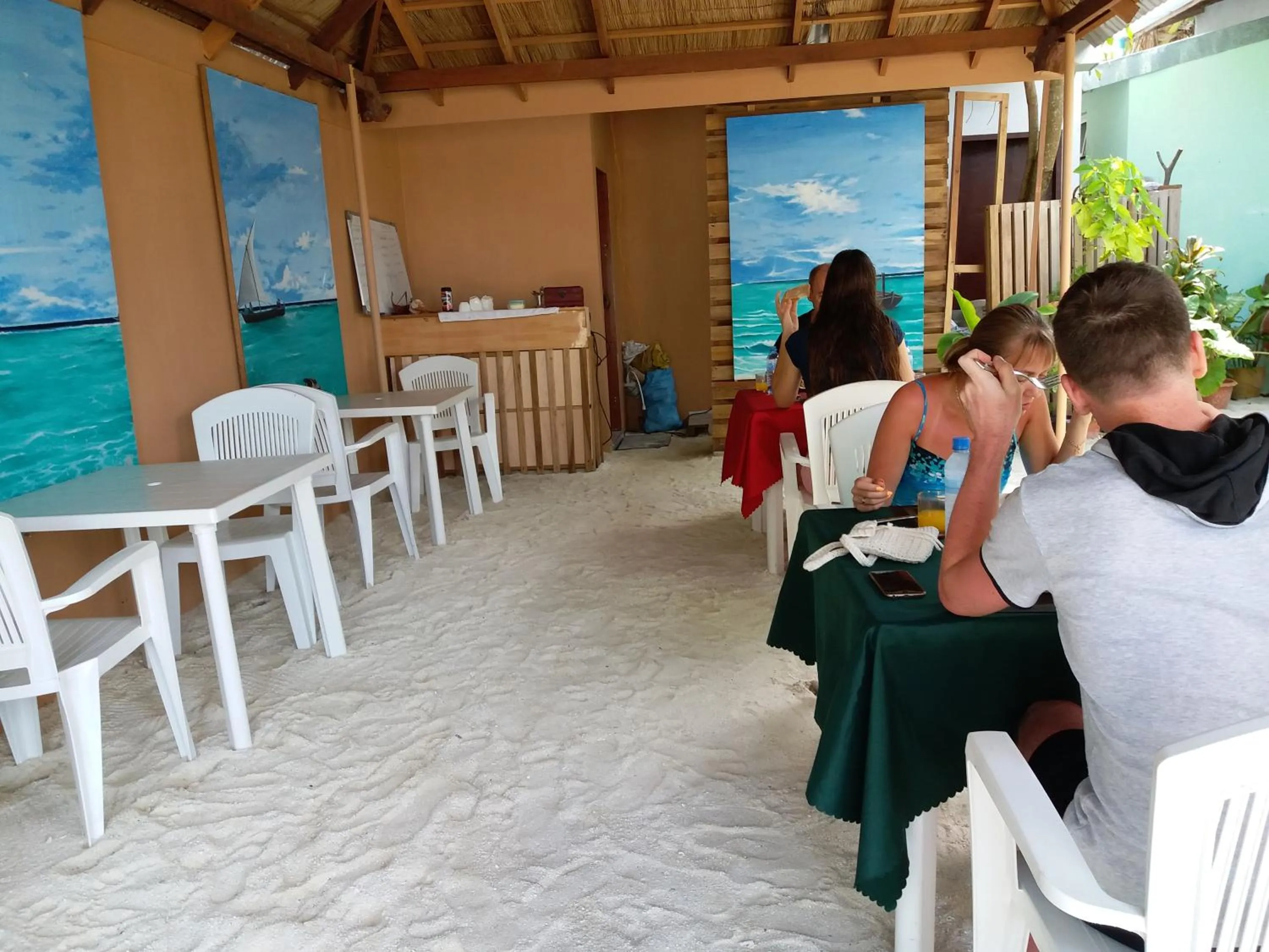 Restaurant/places to eat in Ras Rana Lodge