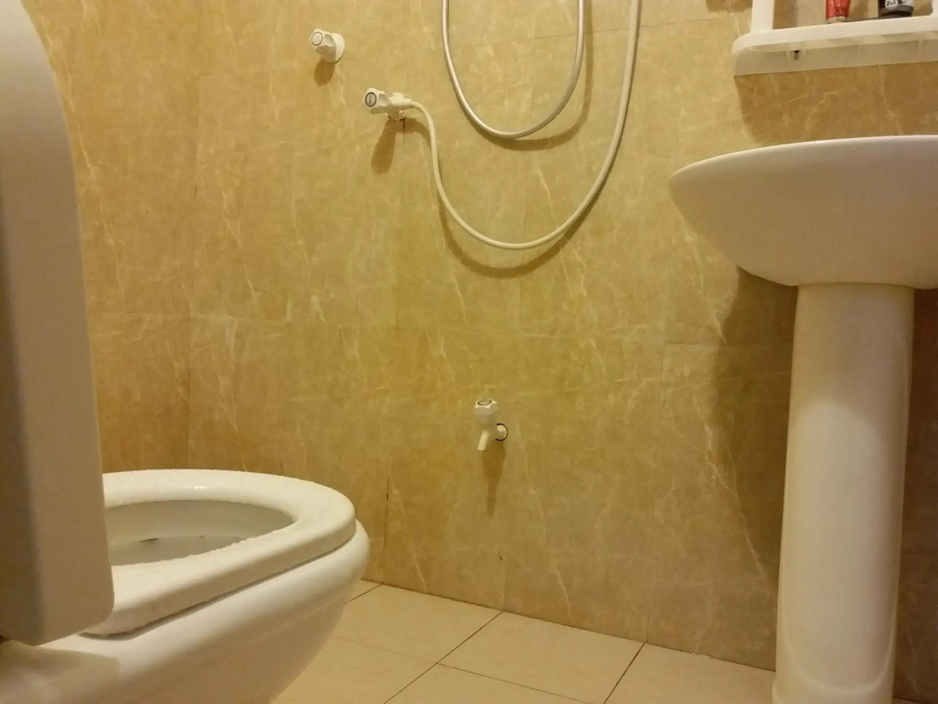 Bathroom in Ras Rana Lodge Bathroom in Ras Rana Lodge