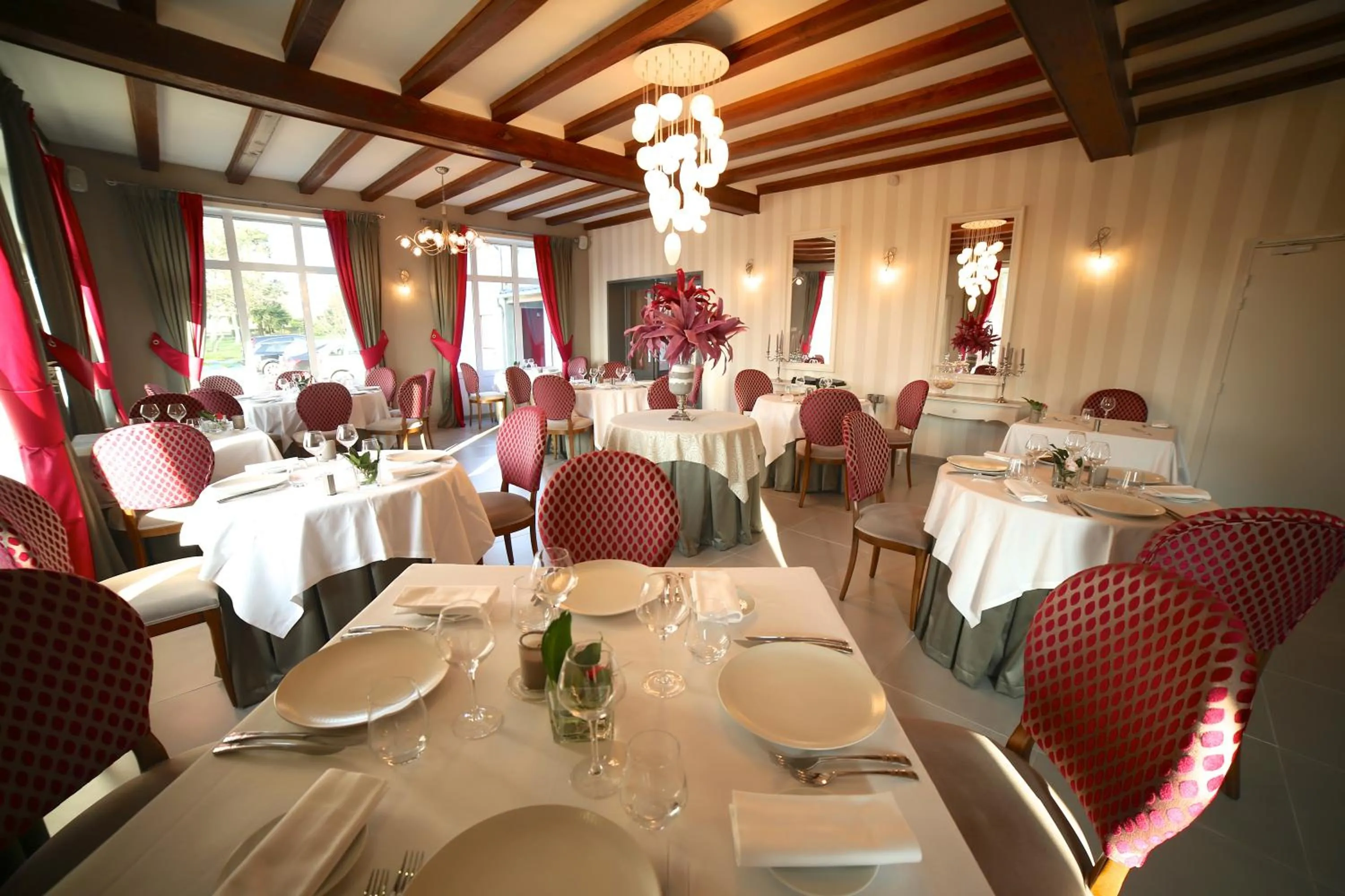 Restaurant/places to eat in Hotel Restaurant Le Lion d'Or