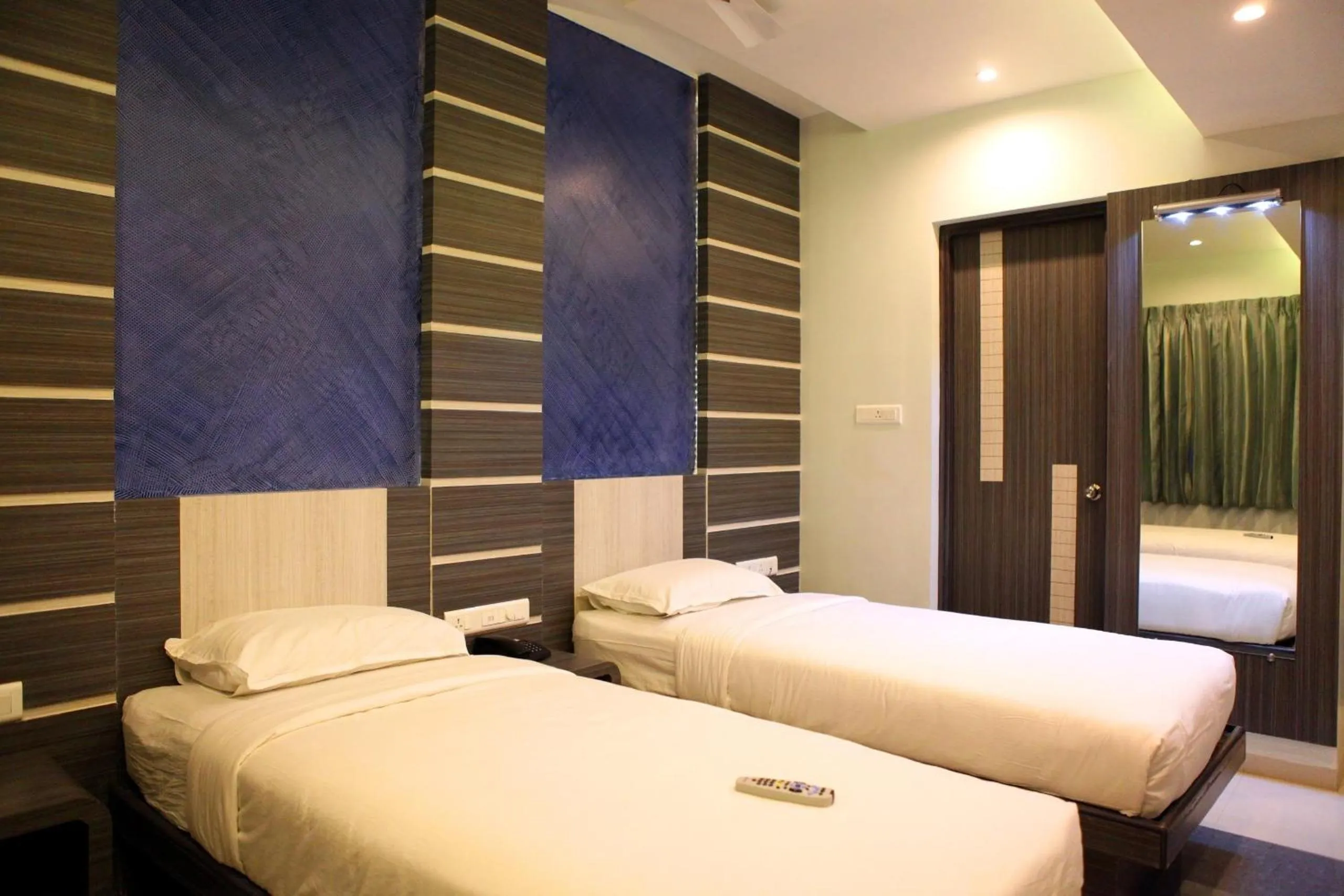 Photo of the whole room, Bed in SBS Grand