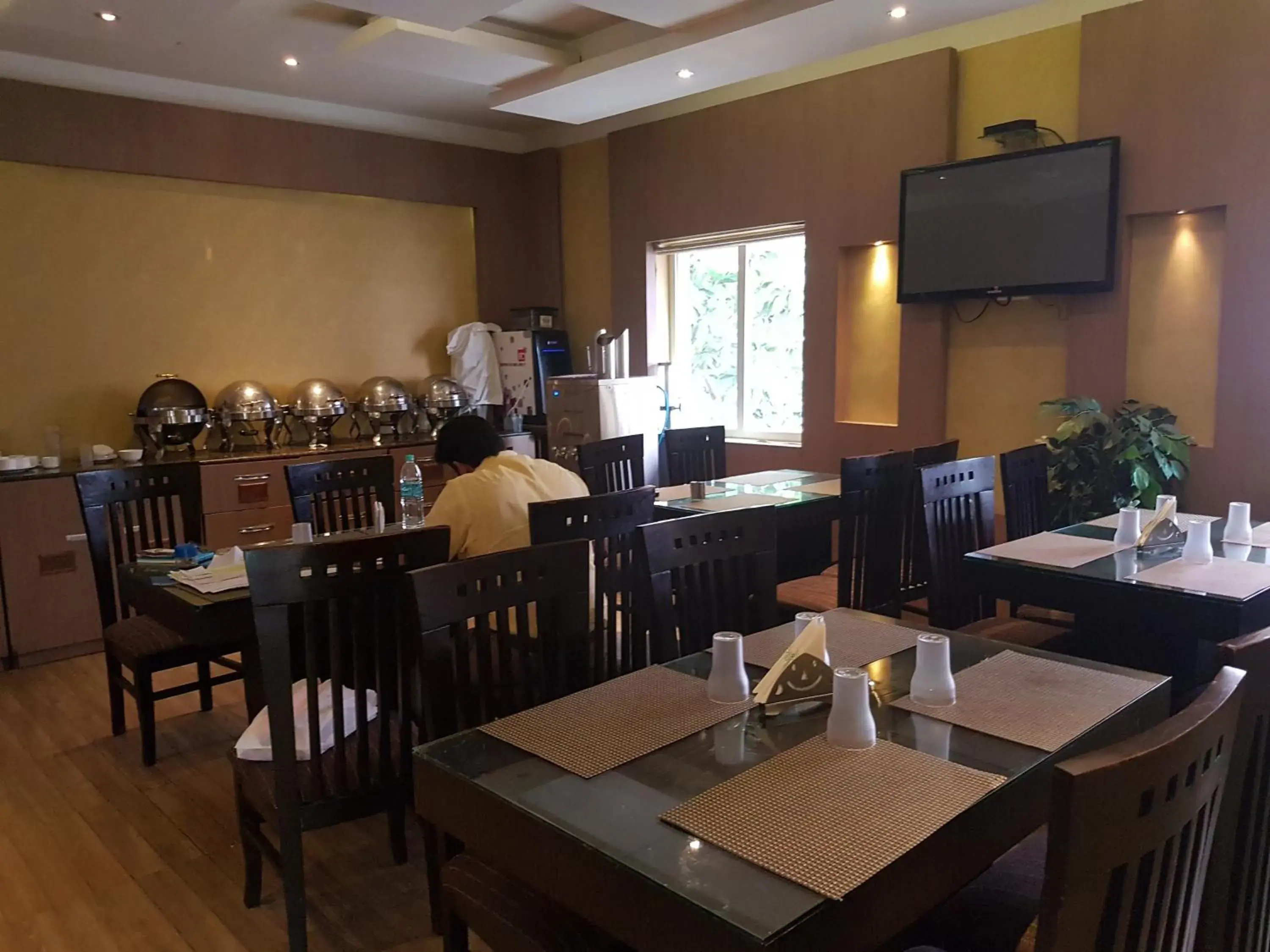 Restaurant/places to eat in SBS Grand Restaurant/places to eat in SBS Grand