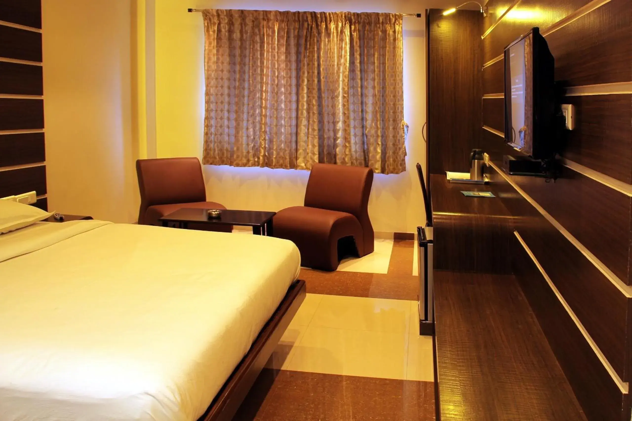 Photo of the whole room, Bed in SBS Grand Photo of the whole room, Bed in SBS Grand