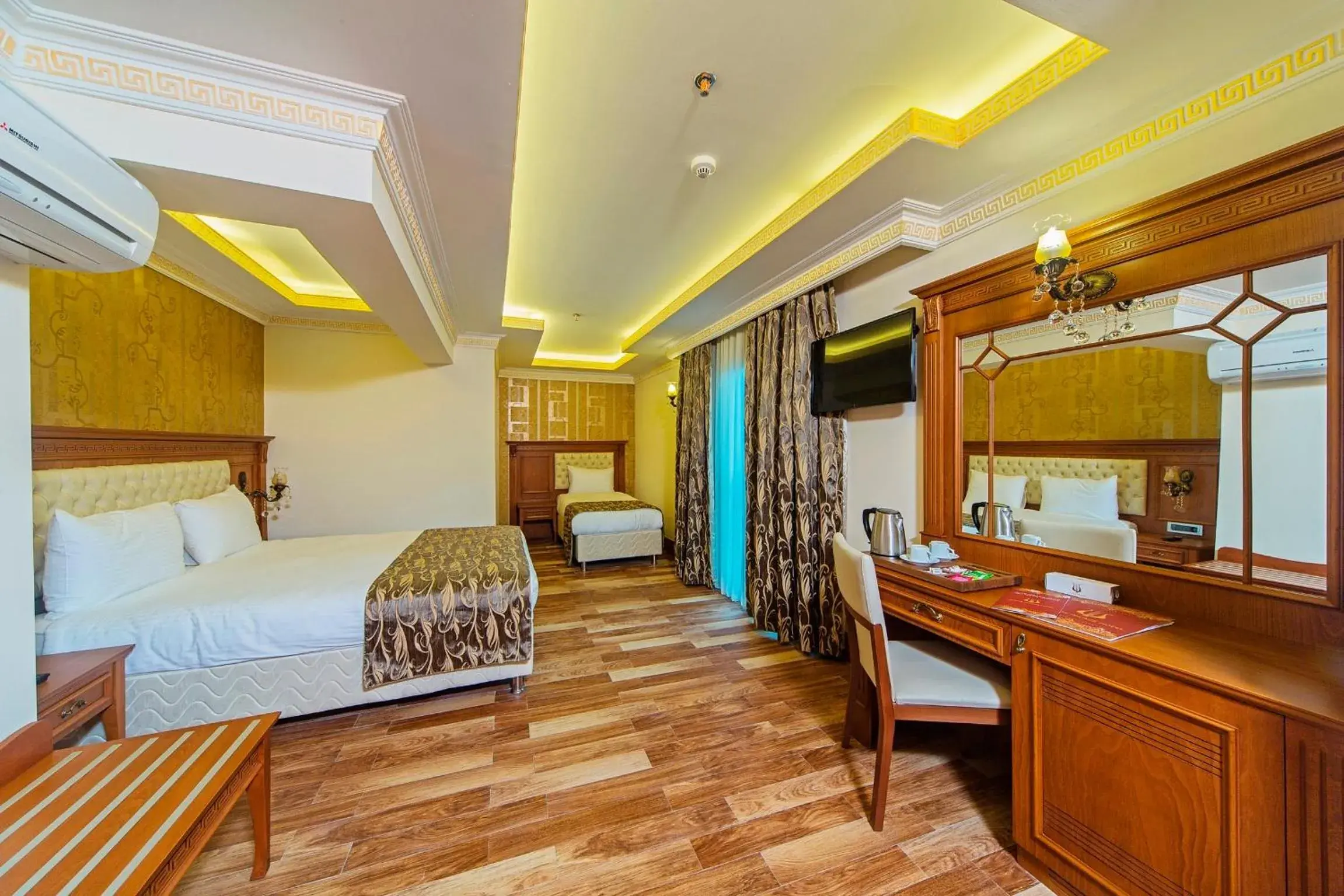 Photo of the whole room, Bed in Lausos Palace Hotel Şişli Photo of the whole room, Bed in Lausos Palace Hotel Şişli