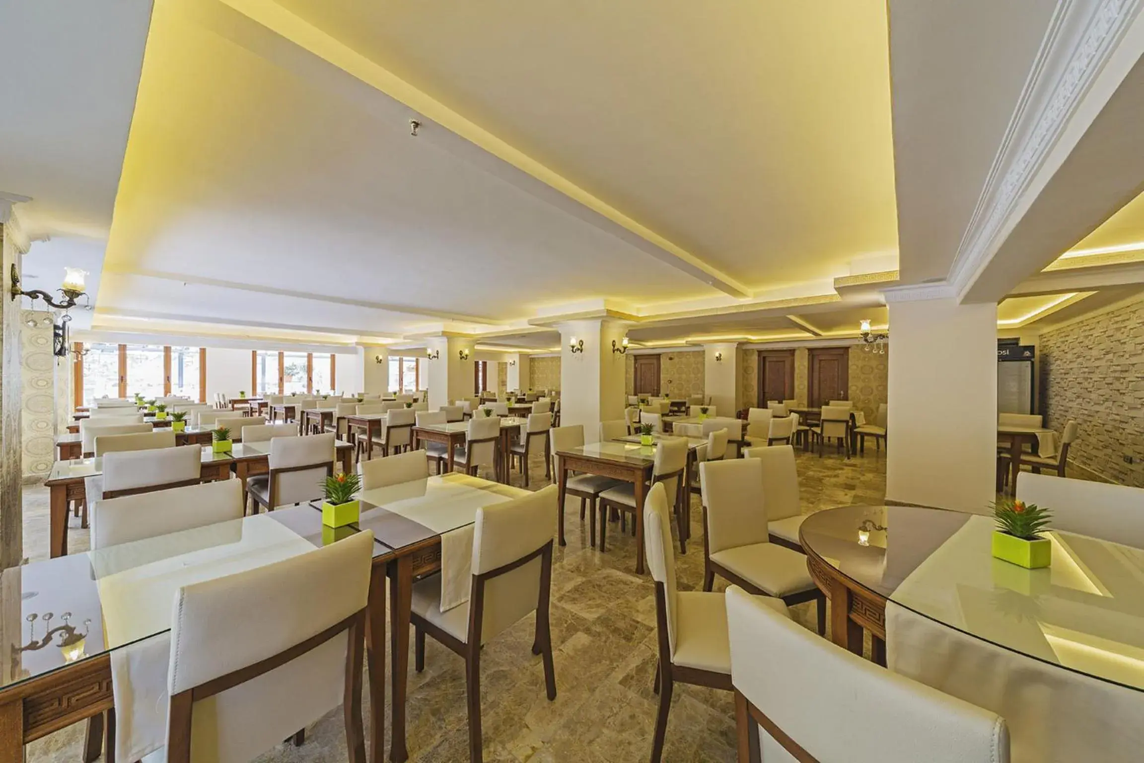 Restaurant/places to eat in Lausos Palace Hotel Şişli Restaurant/places to eat in Lausos Palace Hotel Şişli