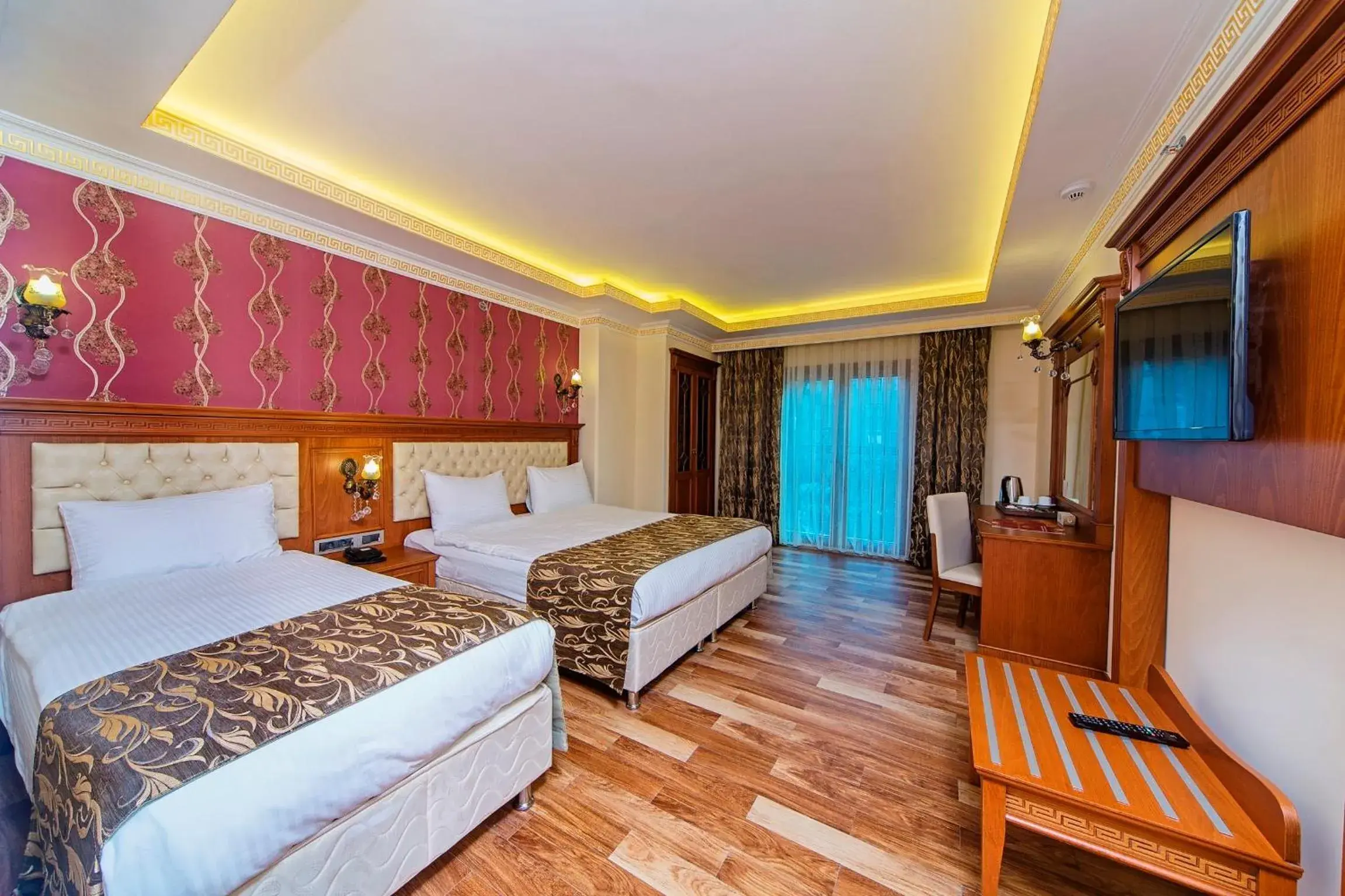 Photo of the whole room, Bed in Lausos Palace Hotel Şişli Photo of the whole room, Bed in Lausos Palace Hotel Şişli