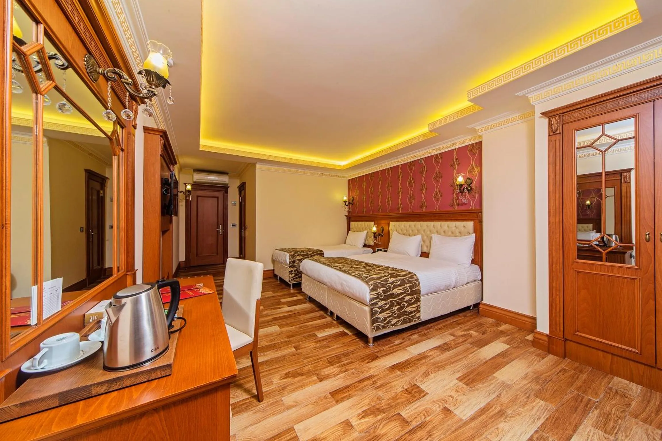 Photo of the whole room, Bed in Lausos Palace Hotel Şişli