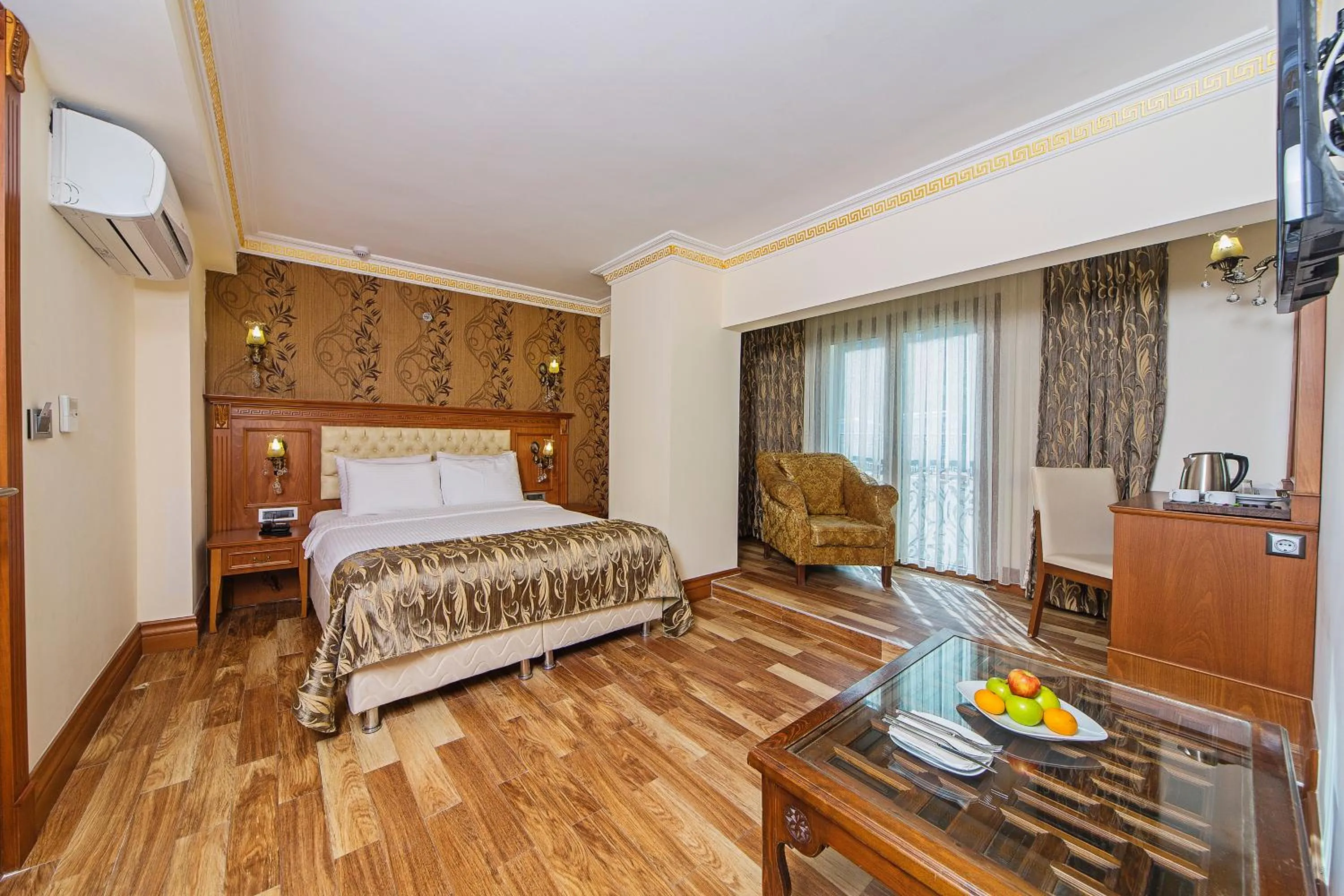 Photo of the whole room, Bed in Lausos Palace Hotel Şişli