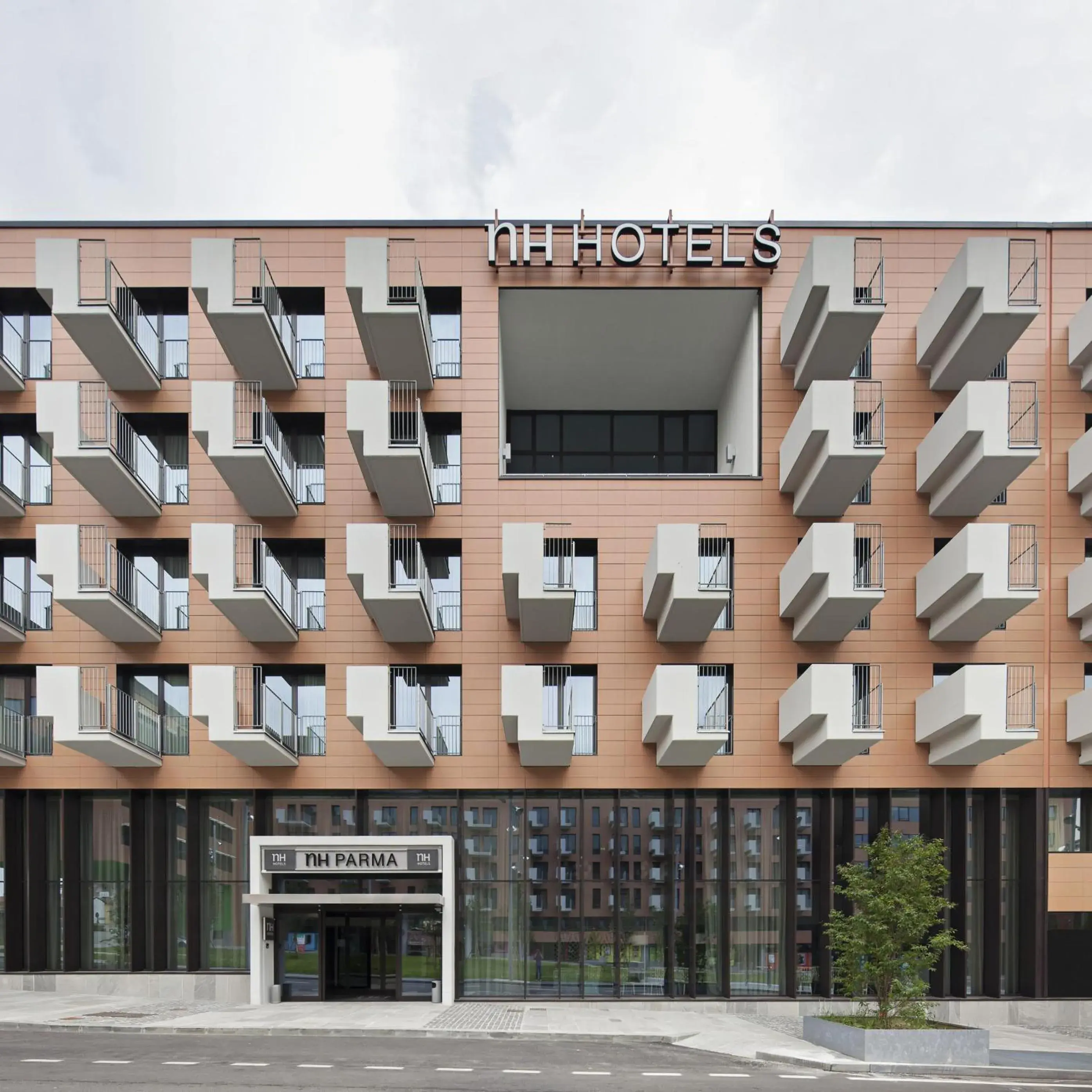 Property building in NH Parma Property building in NH Parma