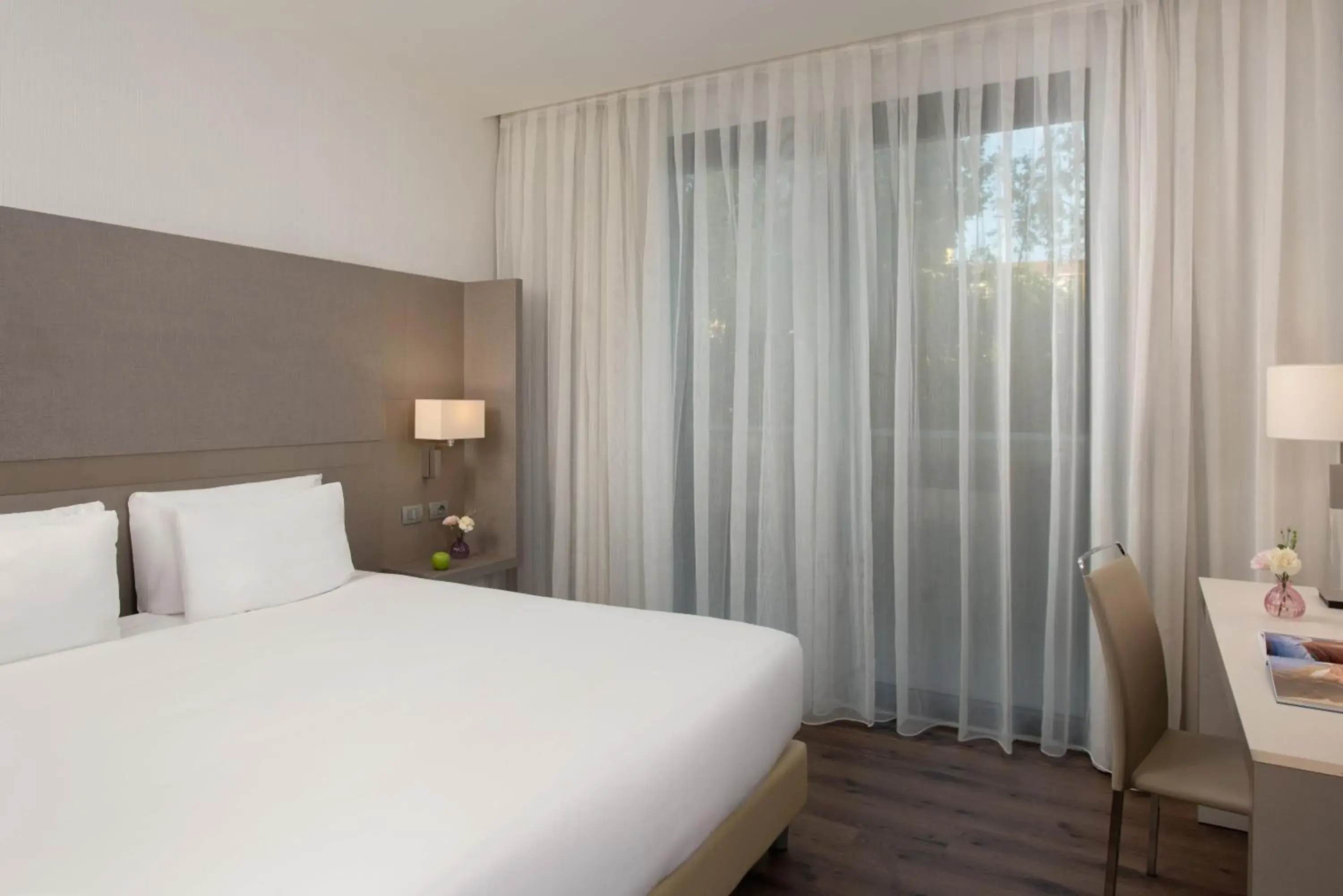 Bedroom, Bed in NH Parma Bedroom, Bed in NH Parma