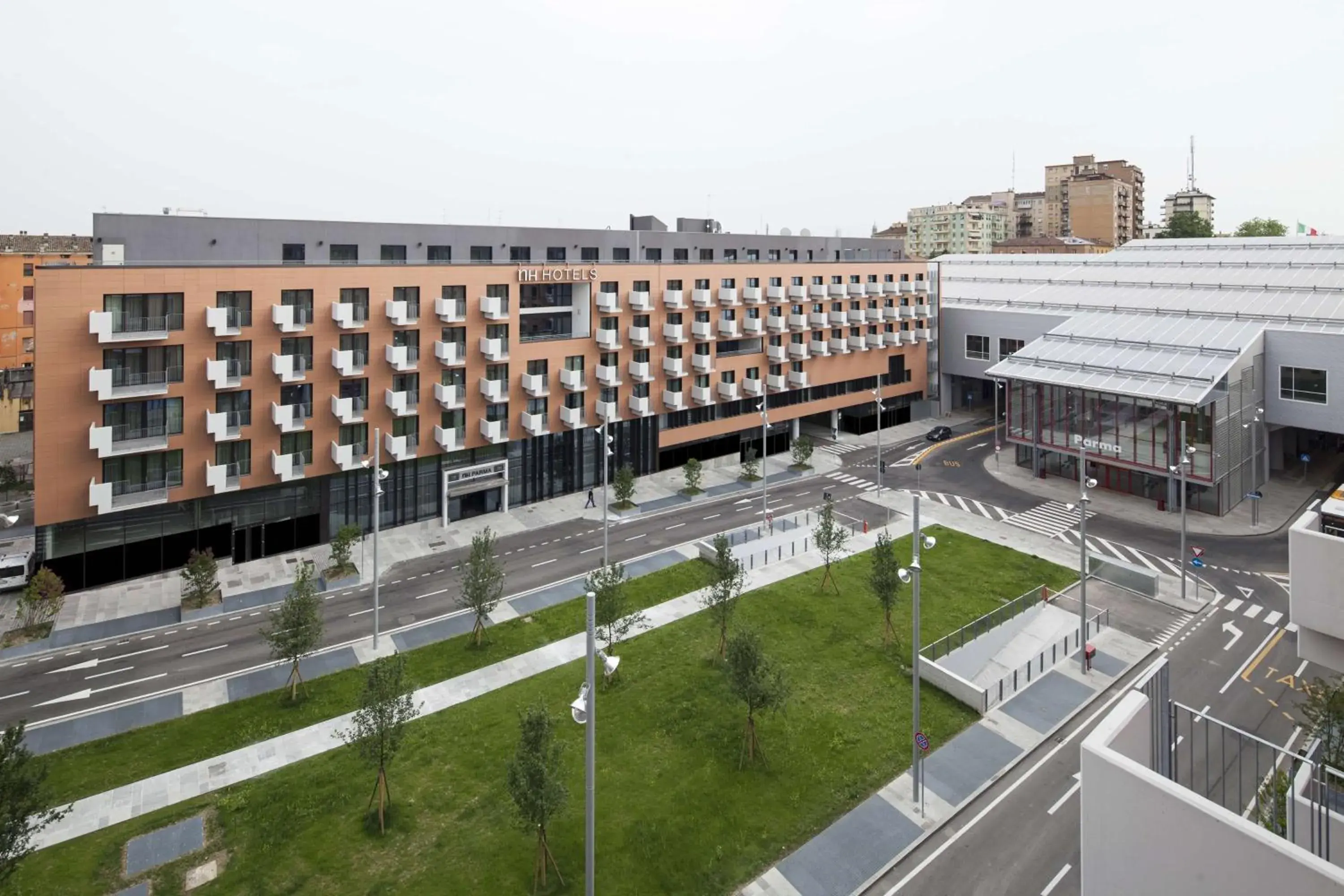 Property building in NH Parma Property building in NH Parma