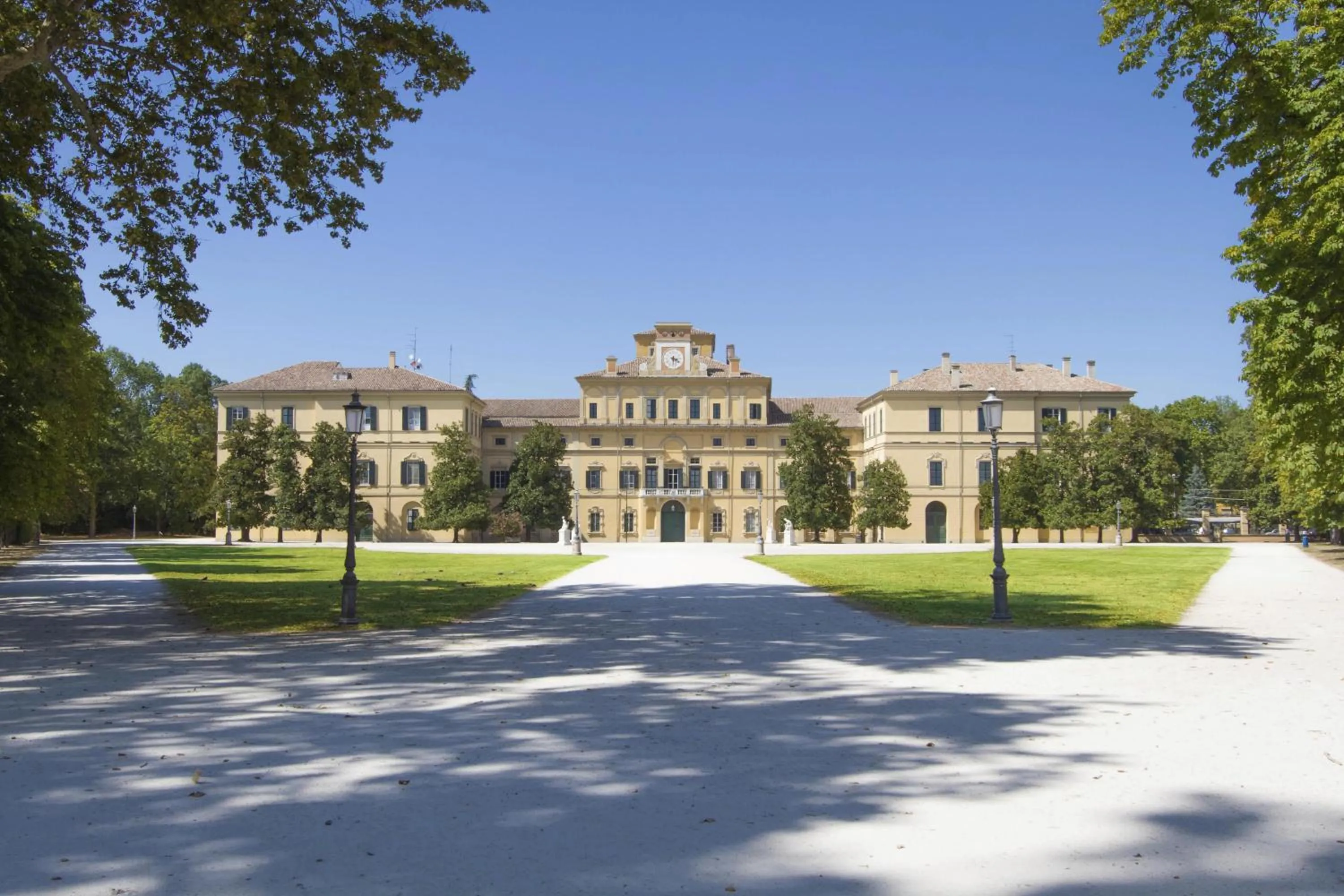 Property building in NH Parma