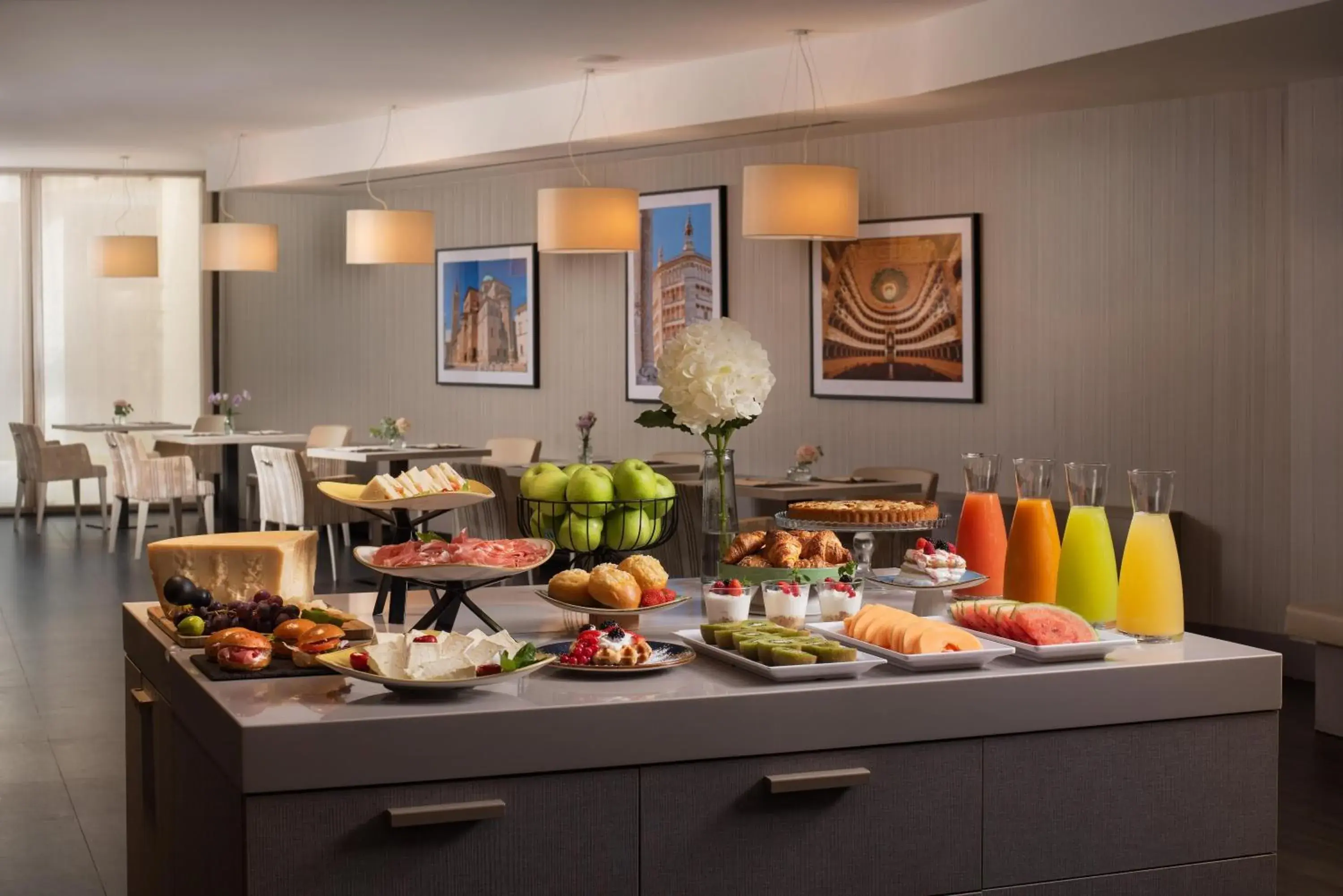 Restaurant/places to eat in NH Parma Restaurant/places to eat in NH Parma