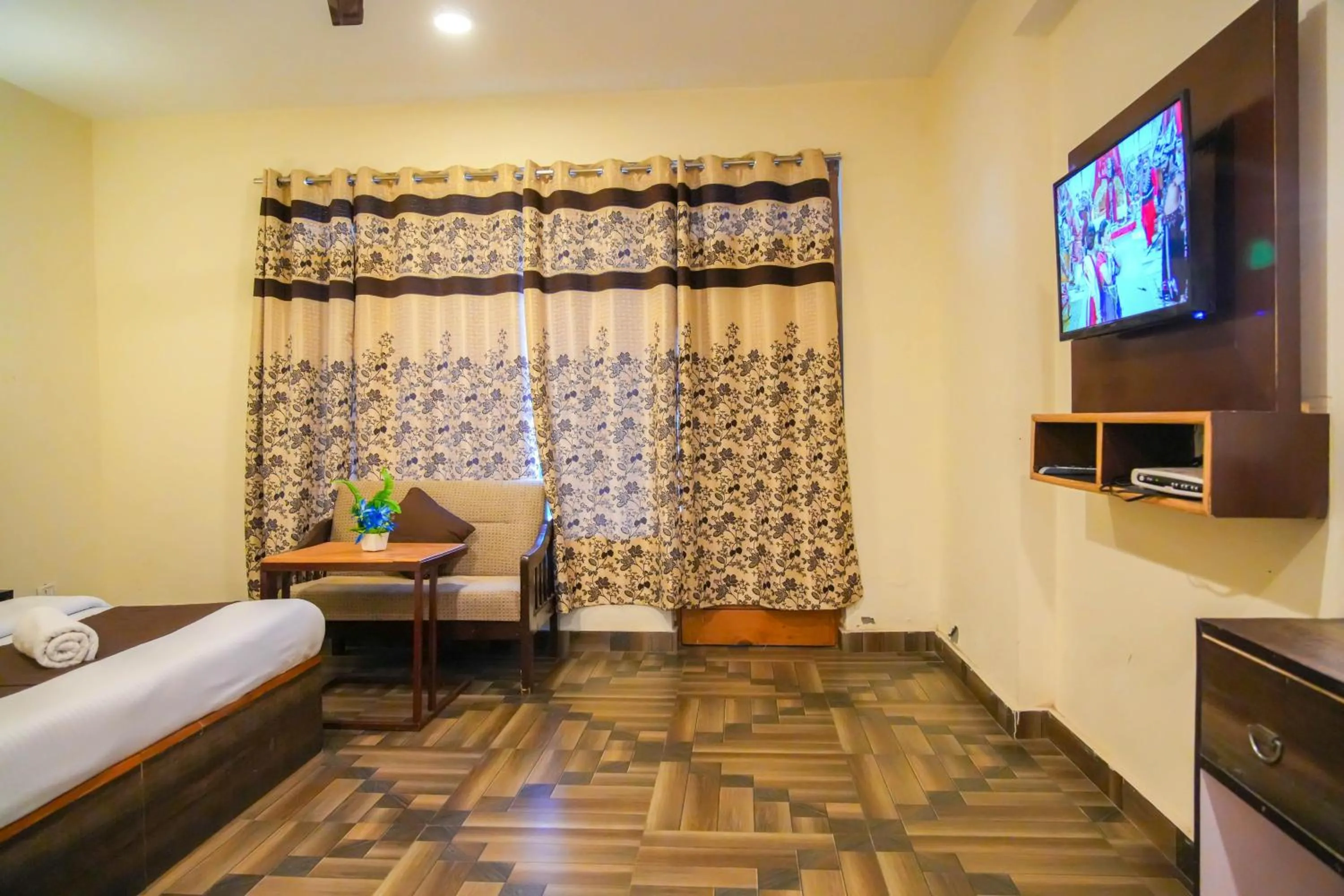 Photo of the whole room in Ride At Hill-Nihal Hotel & Cottage