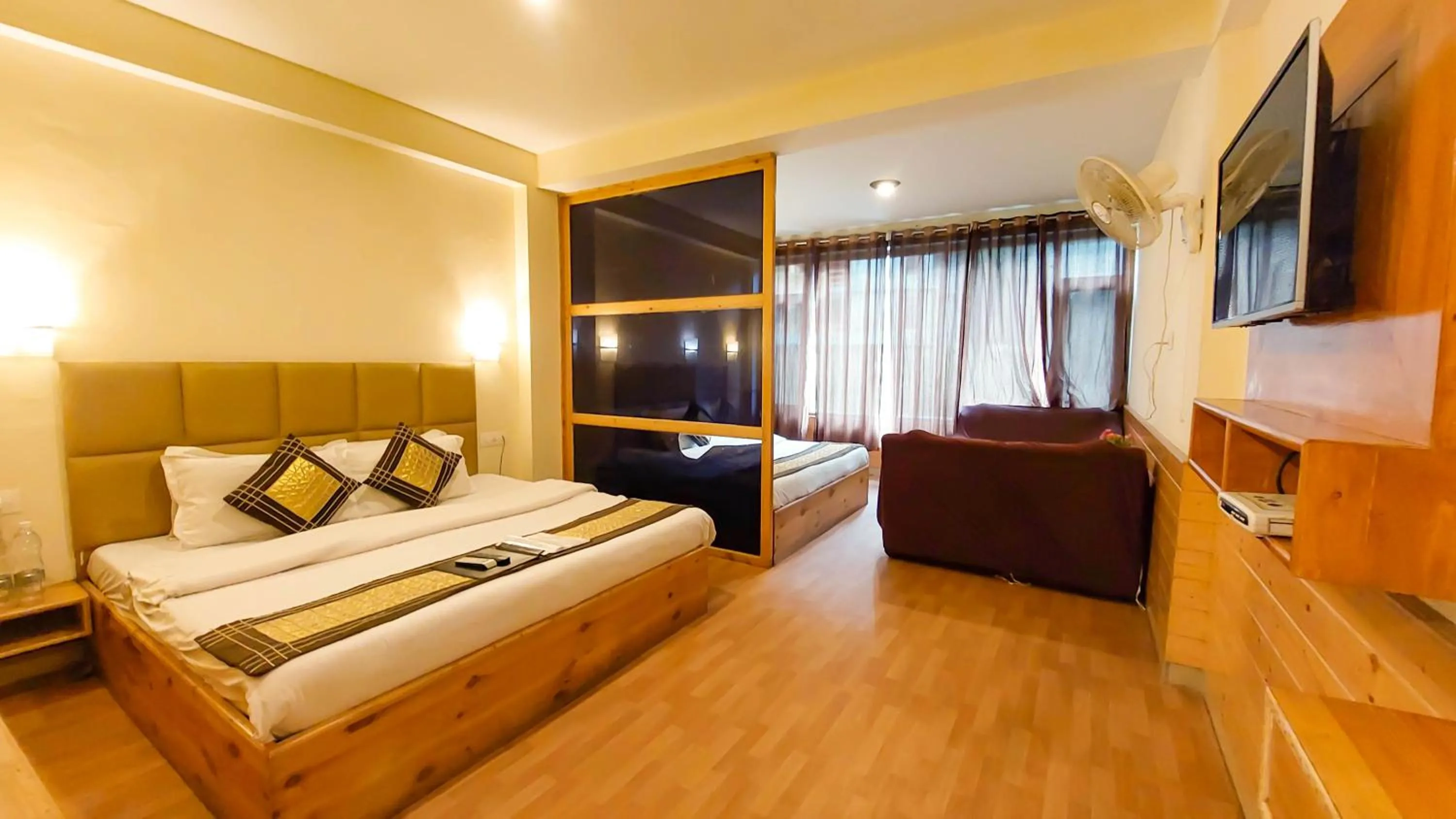 Photo of the whole room in Ride At Hill-Nihal Hotel & Cottage