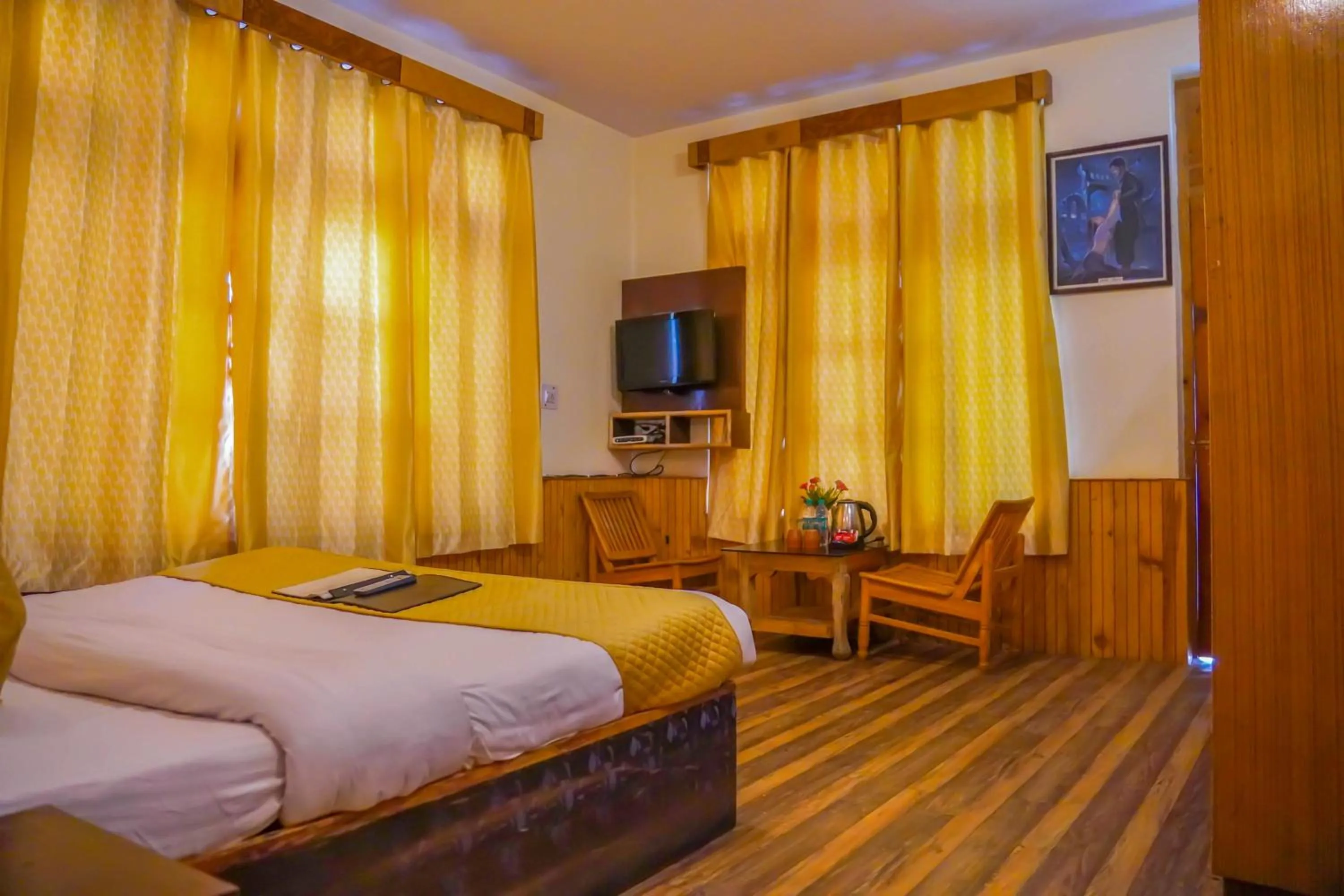 Photo of the whole room in Ride At Hill-Nihal Hotel & Cottage