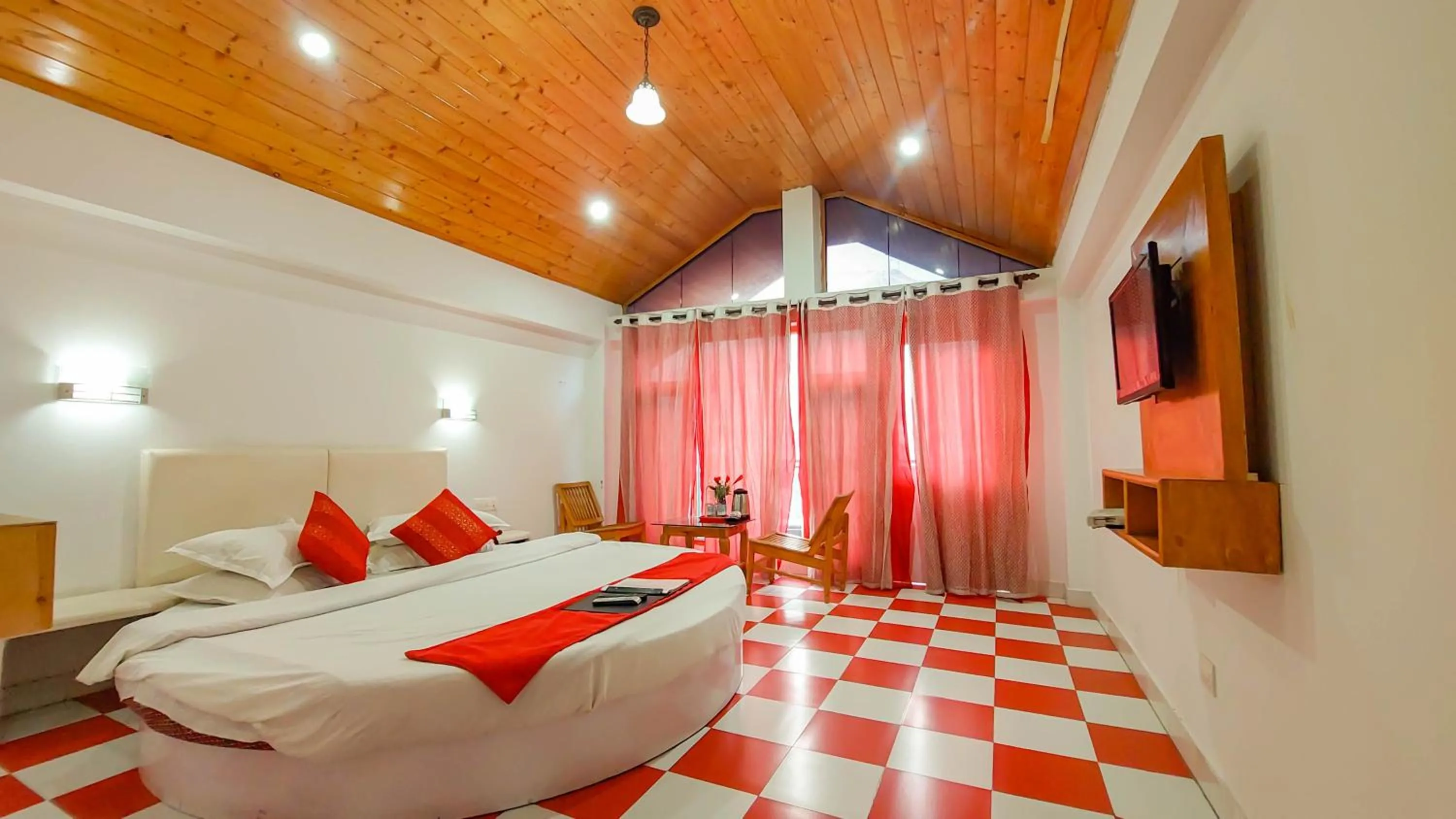 TV and multimedia in Ride At Hill-Nihal Hotel & Cottage