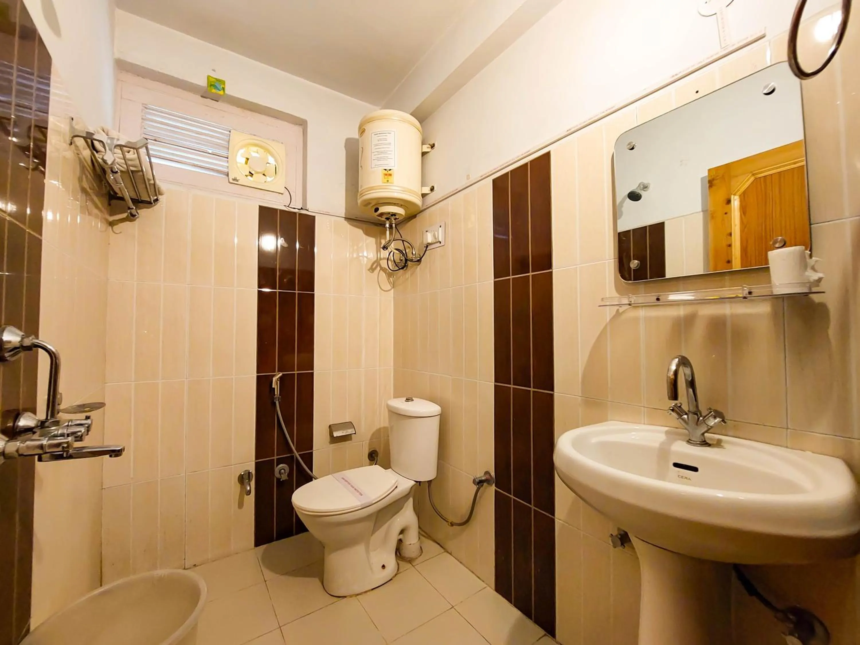 Toilet in Ride At Hill-Nihal Hotel & Cottage