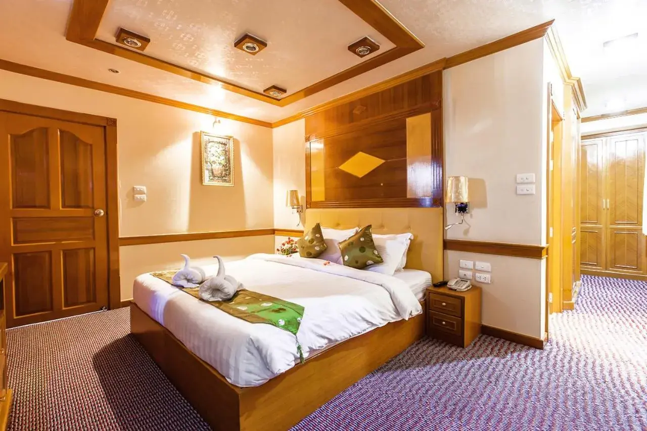 Three-Bedroom Apartment in Varindavan Park Serviced Residence Three-Bedroom Apartment in Varindavan Park Serviced Residence