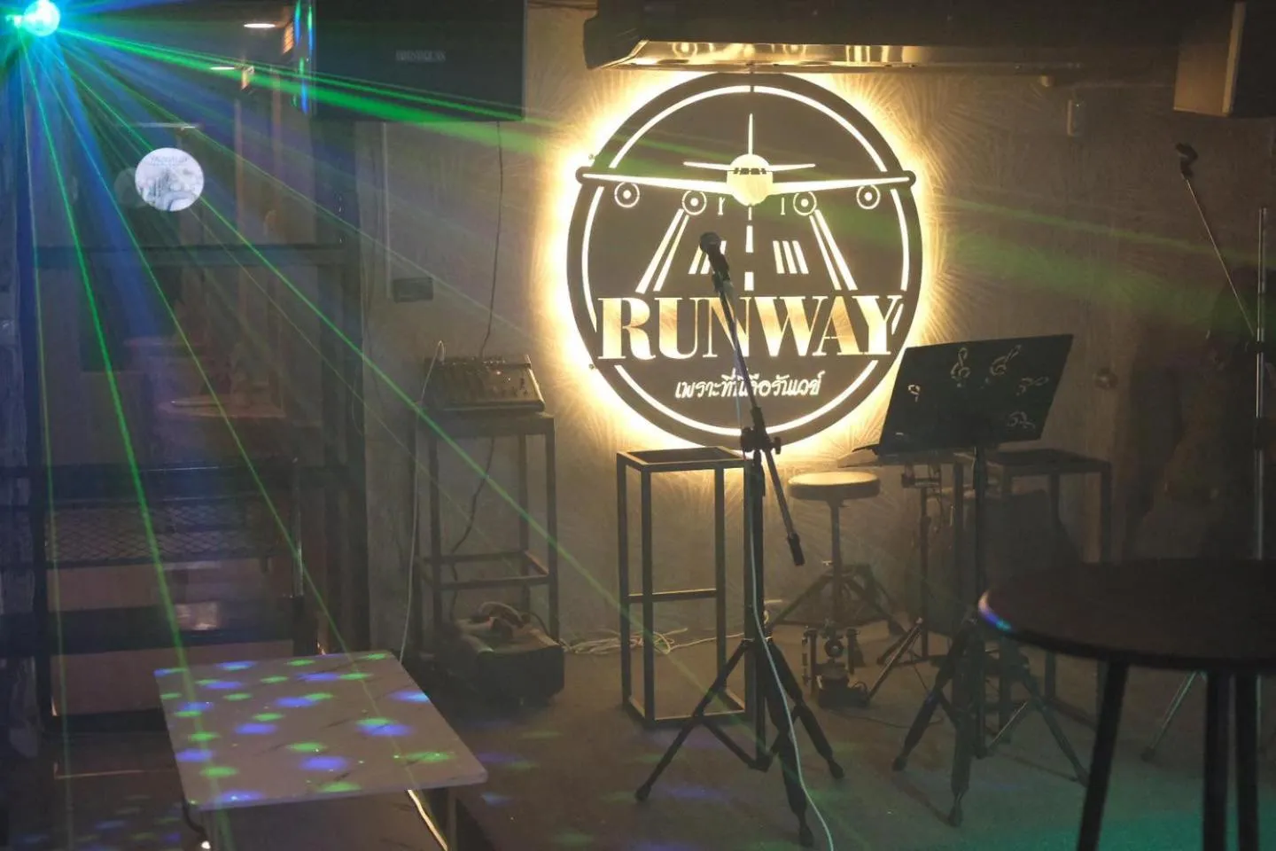 Restaurant/places to eat in Varindavan Park Serviced Residence