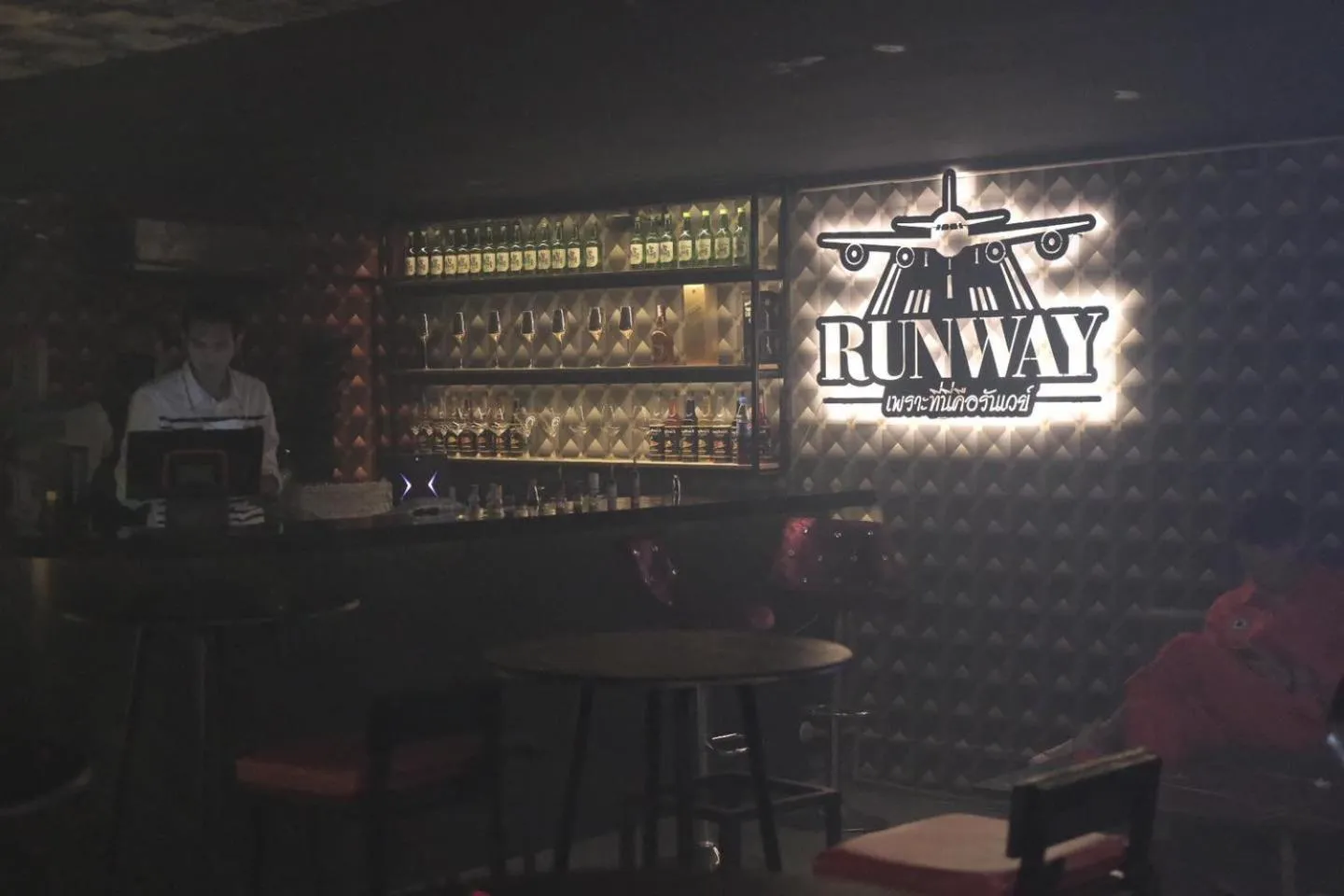 Restaurant/places to eat in Varindavan Park Serviced Residence