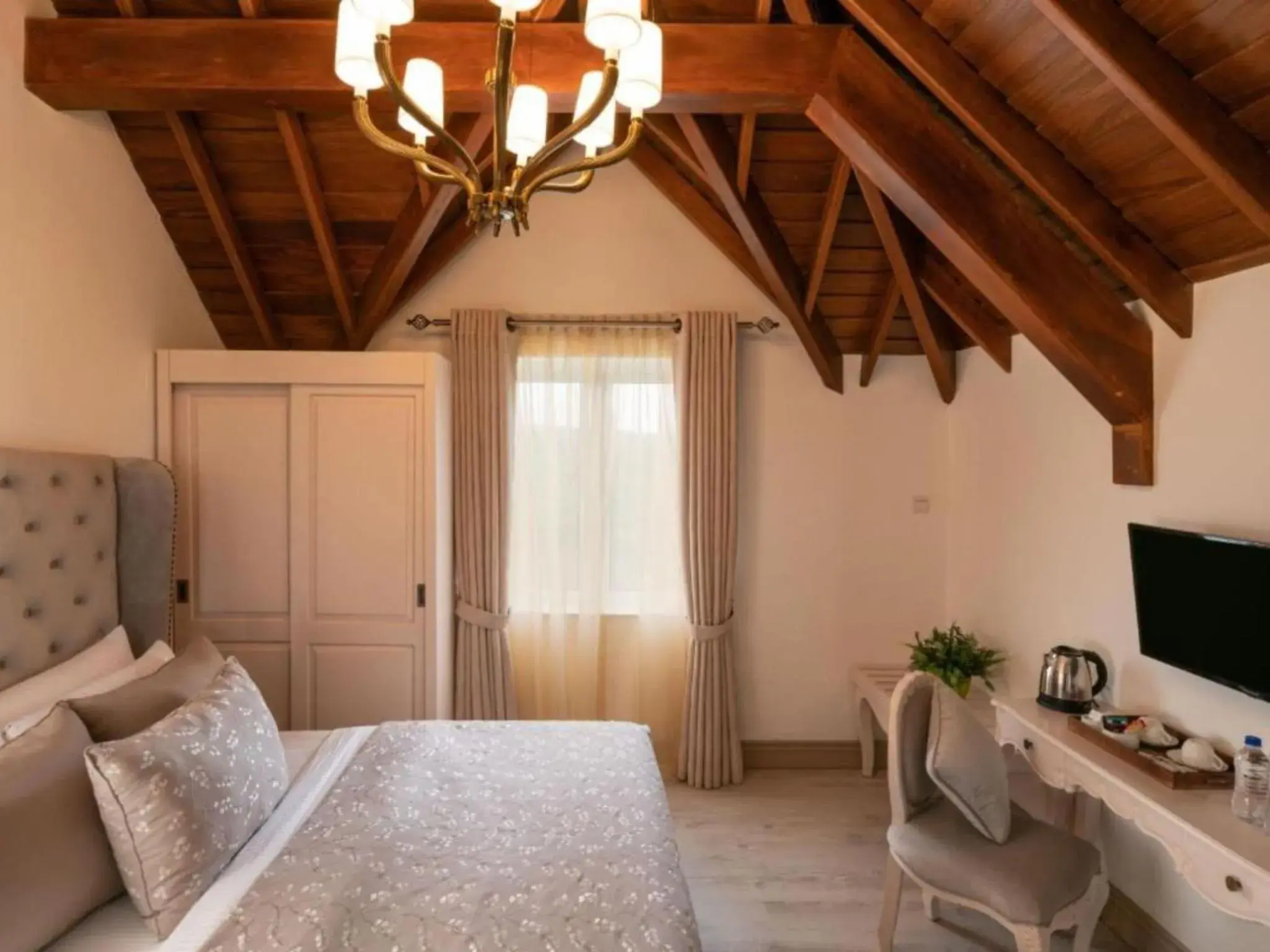 Junior Suite with Balcony in Stoney Croft Cottage Junior Suite with Balcony in Stoney Croft Cottage