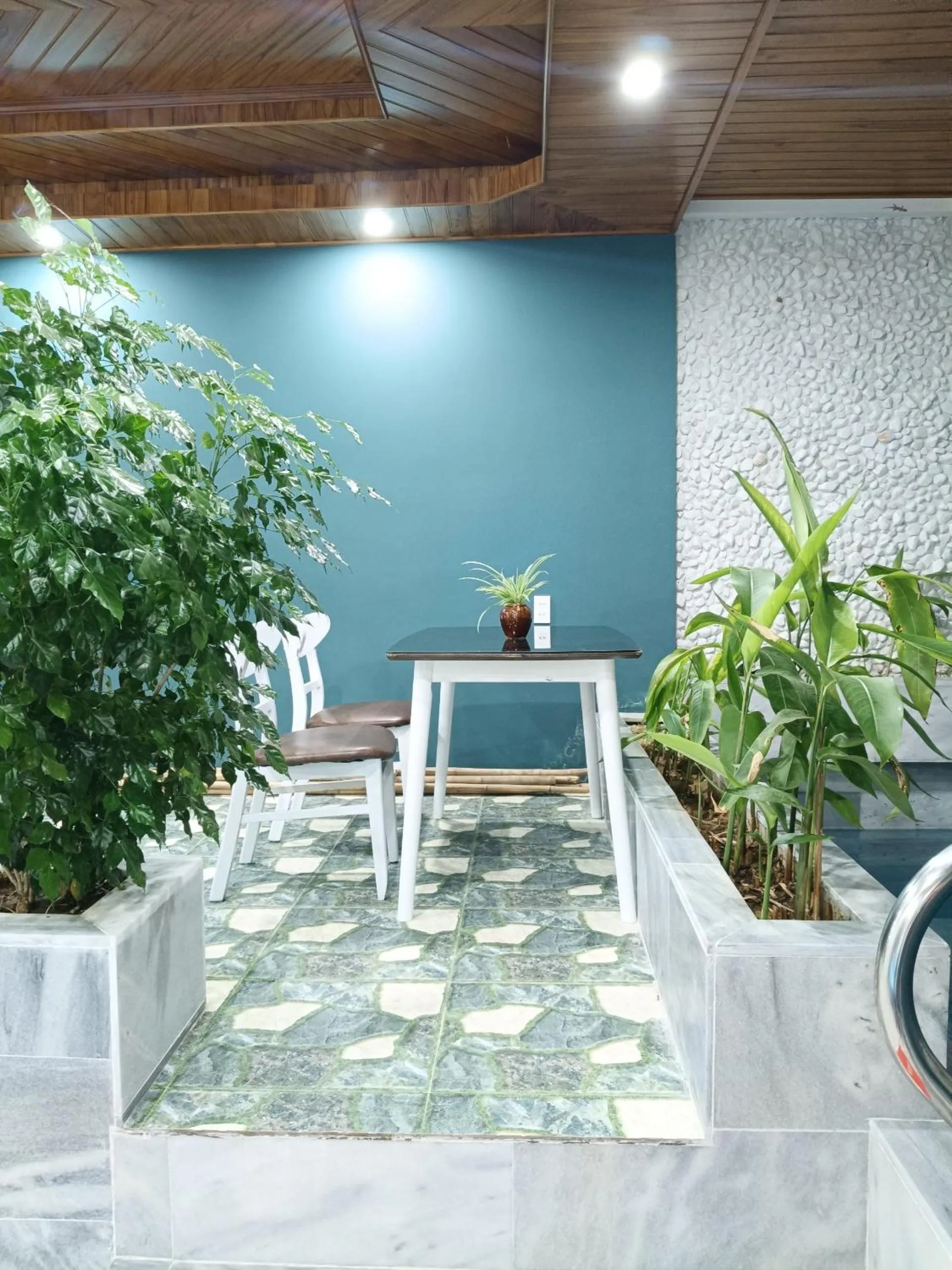 Swimming pool in Southern River Hotel